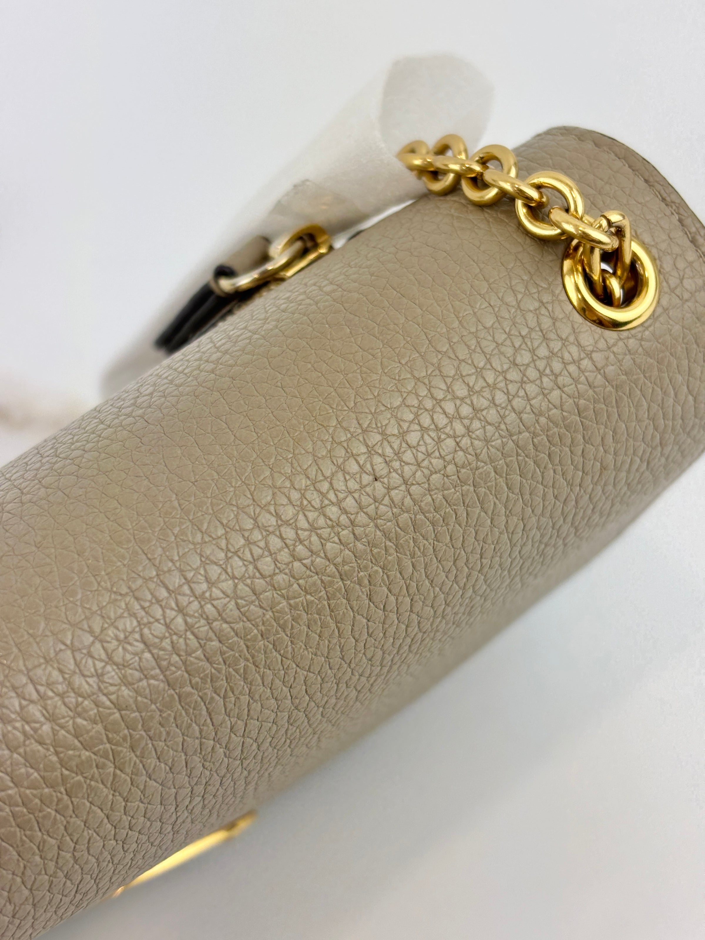 Small Darley Classic Grain in Dune Crossbody Bag - Glampot