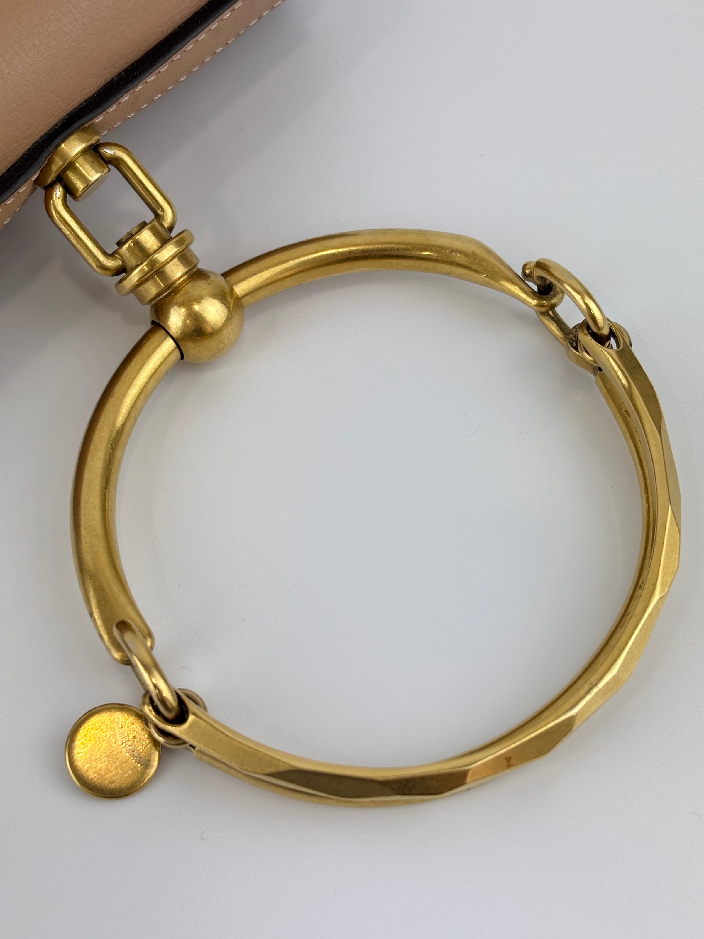 Small Nile Bracelet Bag Biscotti Beige