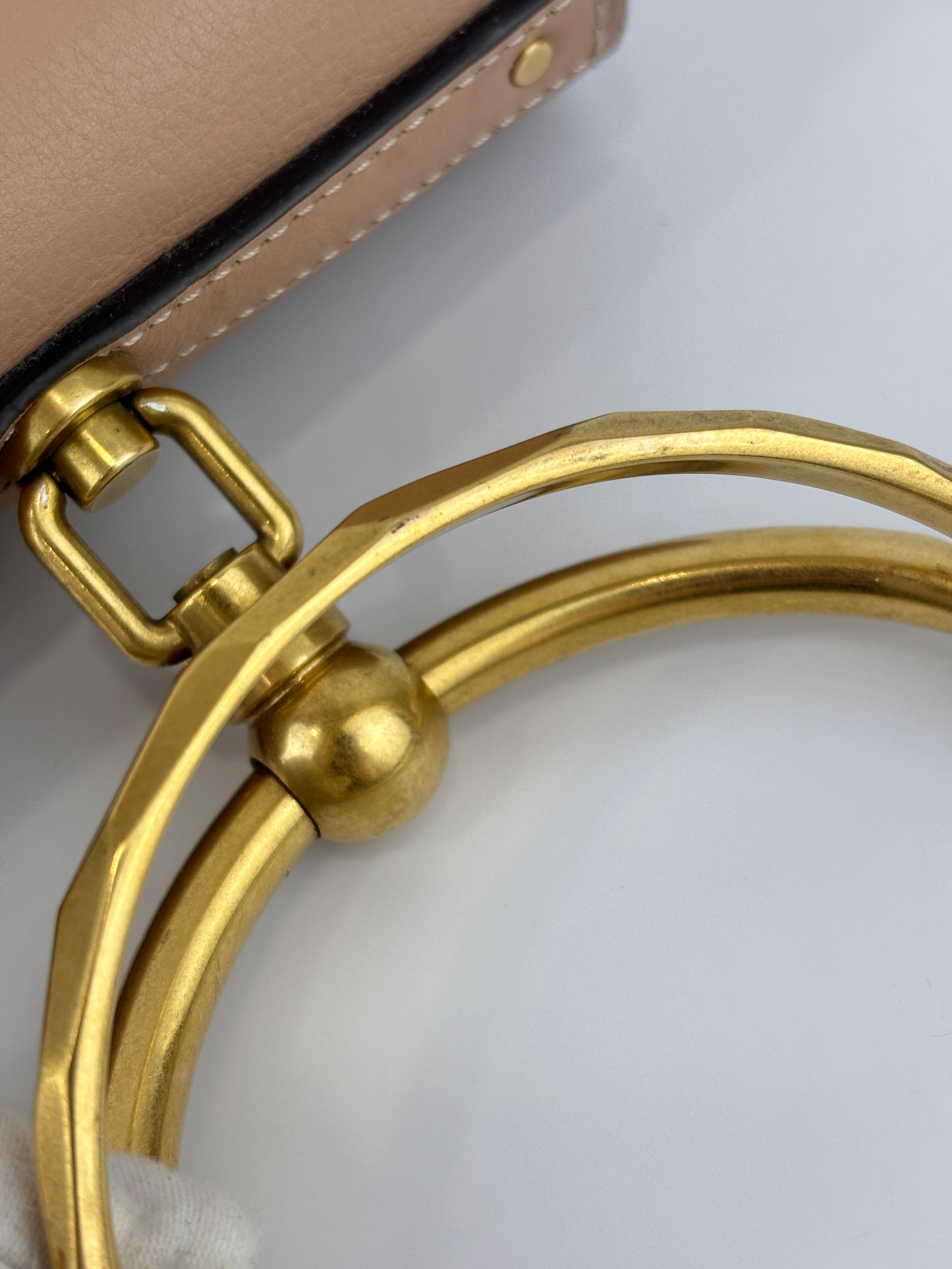 Small Nile Bracelet Bag Biscotti Beige