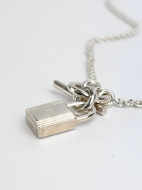 Kelly Cadenas Pendant Necklace - Glampot