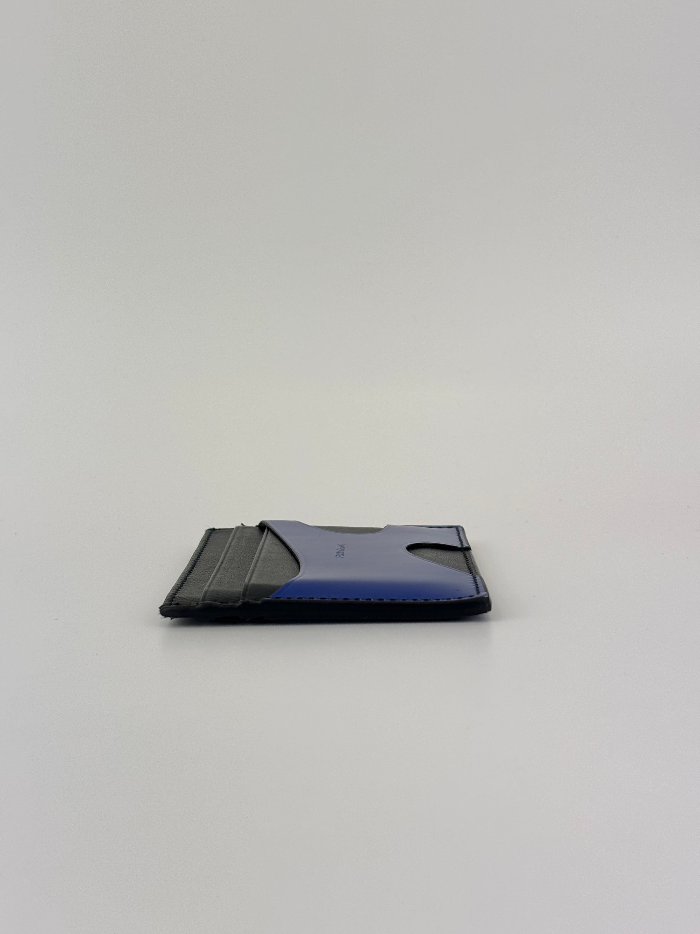 Cut-Out Detail Card Holder Black Calfskin / Blue Patent
