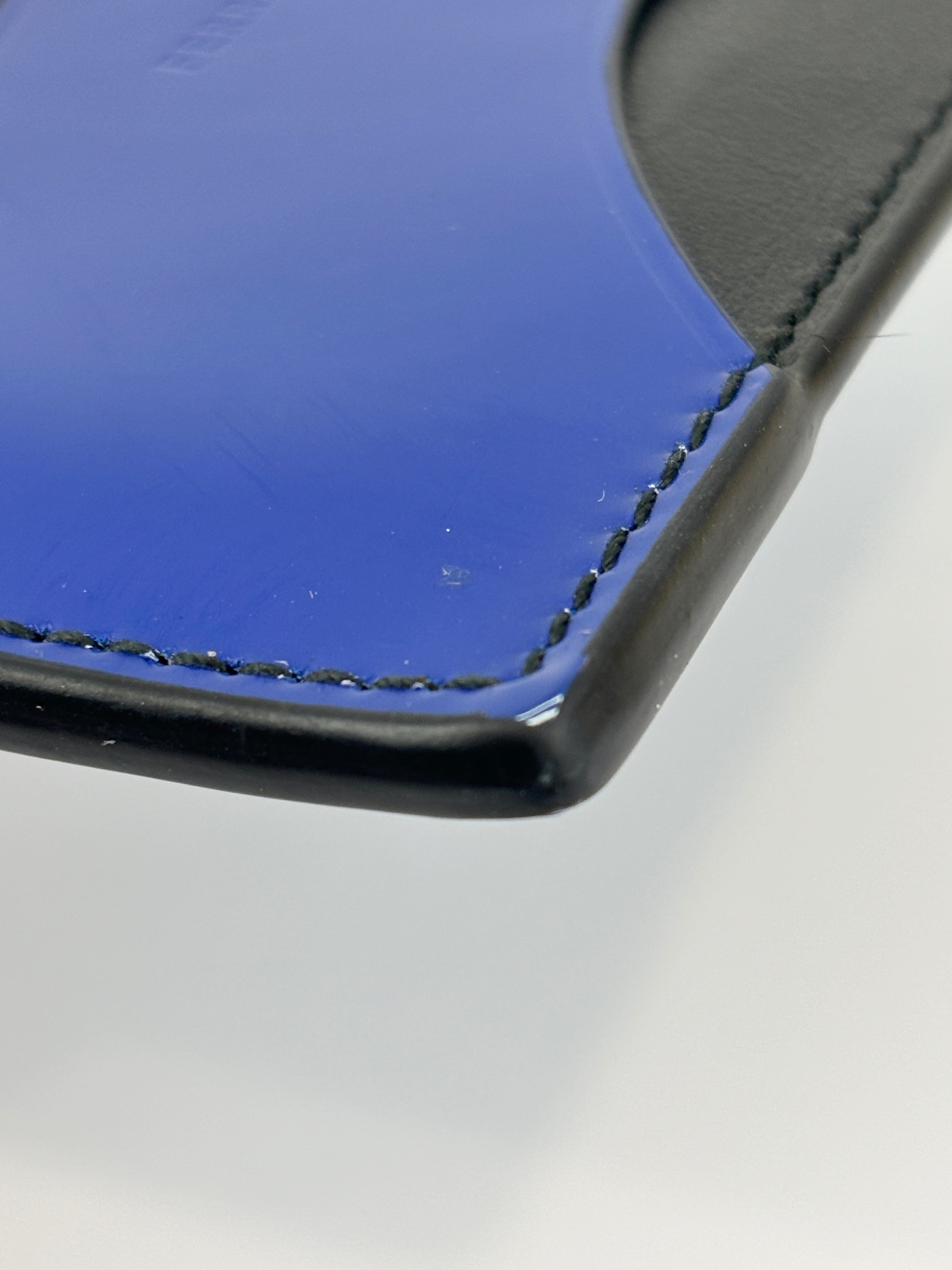 Cut-Out Detail Card Holder Black Calfskin / Blue Patent