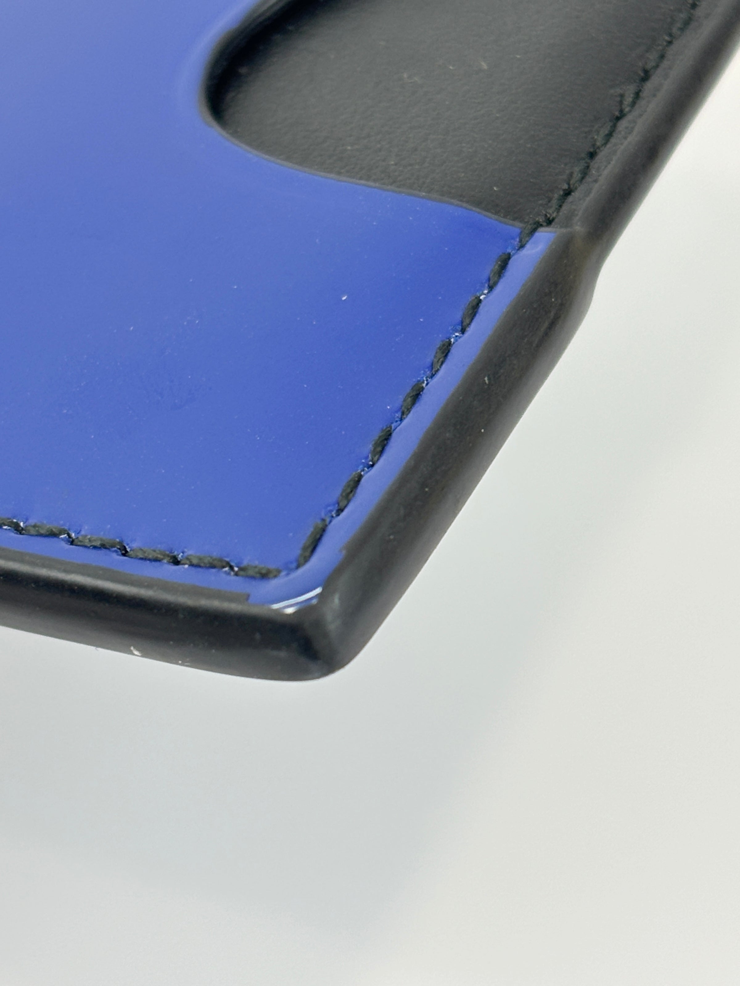 Cut-Out Detail Card Holder Black Calfskin / Blue Patent