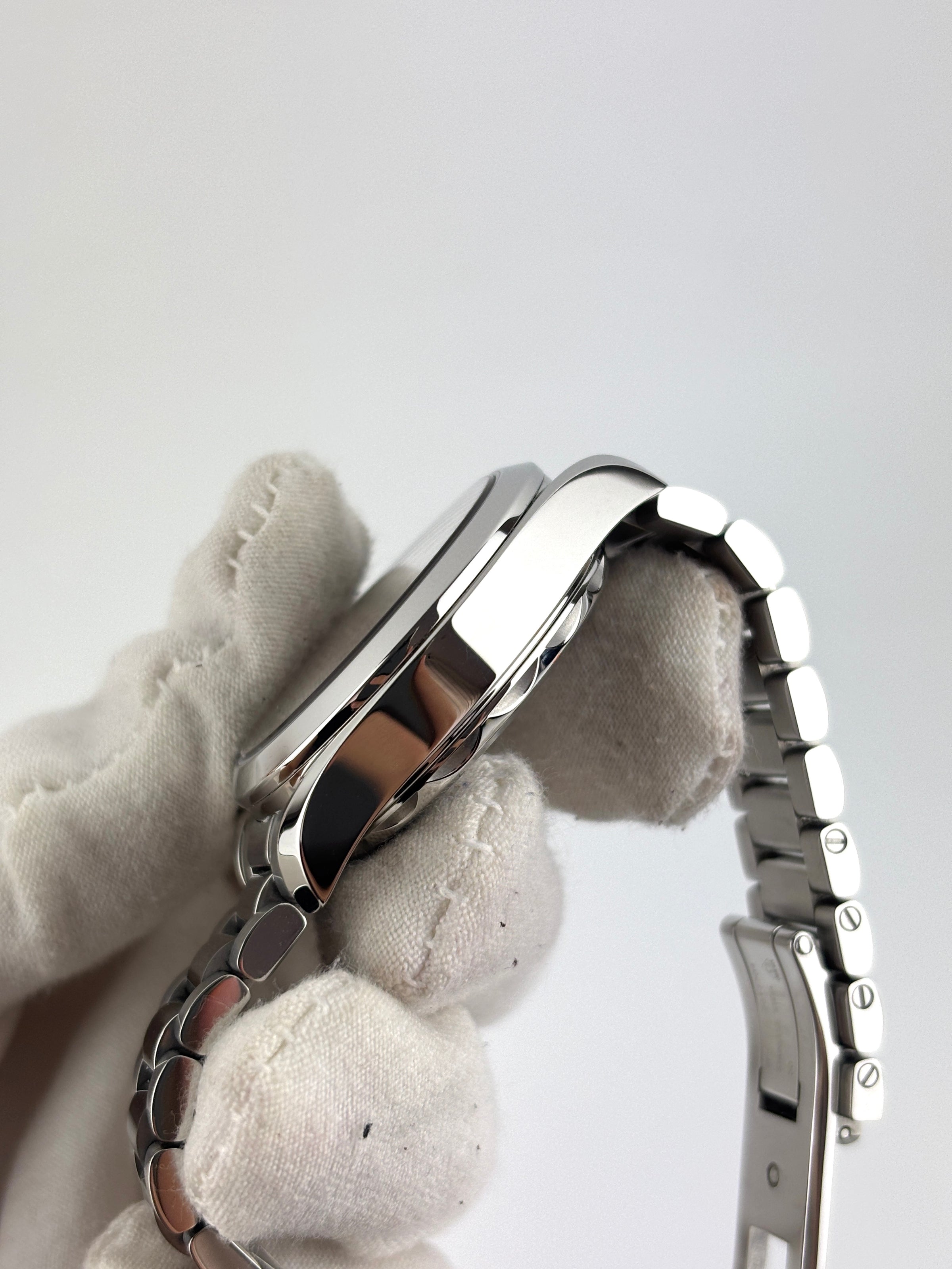 Seamaster Aqua Terra Shades 34mm Steel on Steel in Sandstone