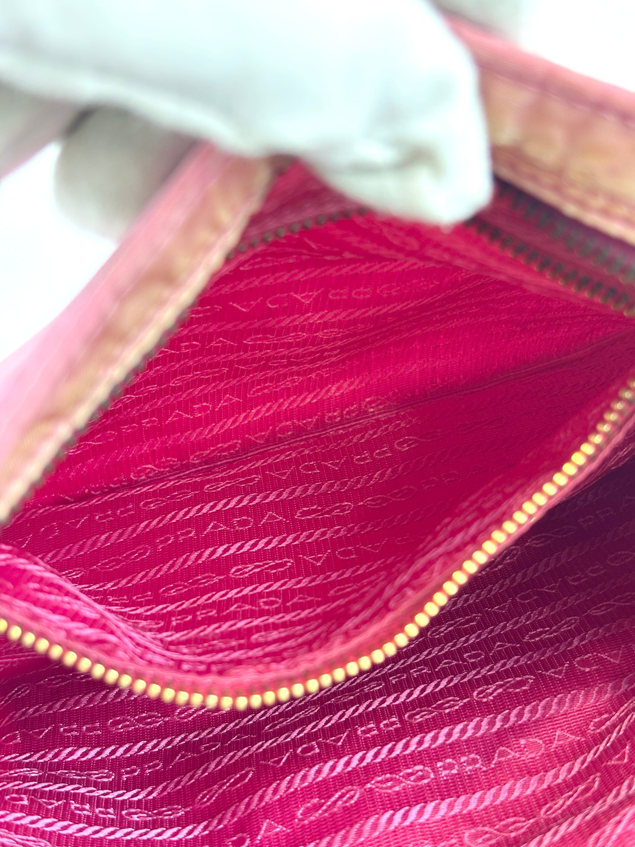 Tessuto Nylon Zip Front Sling Bag Pink