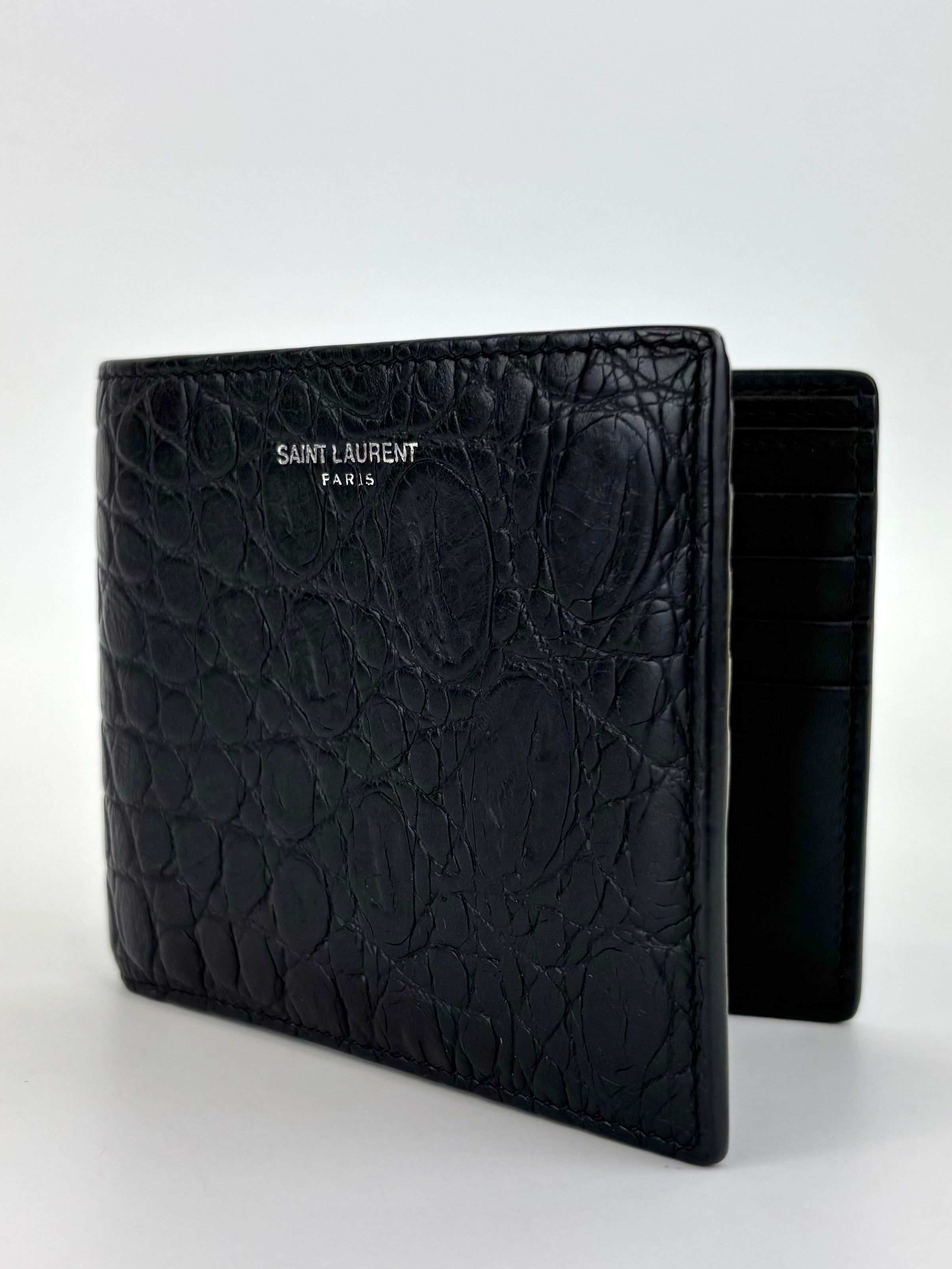 Men’s Croc Embossed Bifold Wallet - Glampot