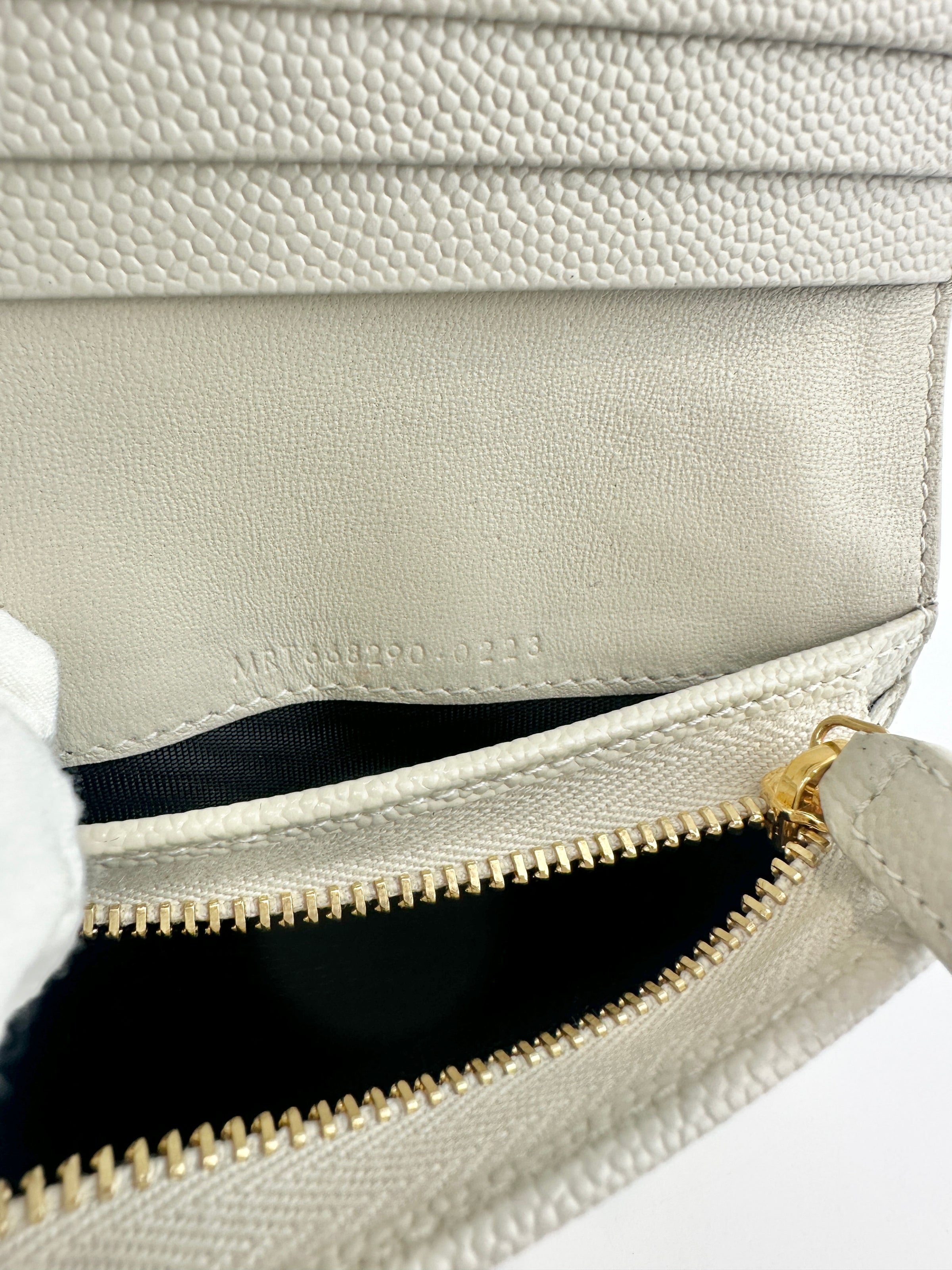 668290 Cassandre Matelassé Flap Grain de Poudre Leather Blanc Vintage Card Case GHW