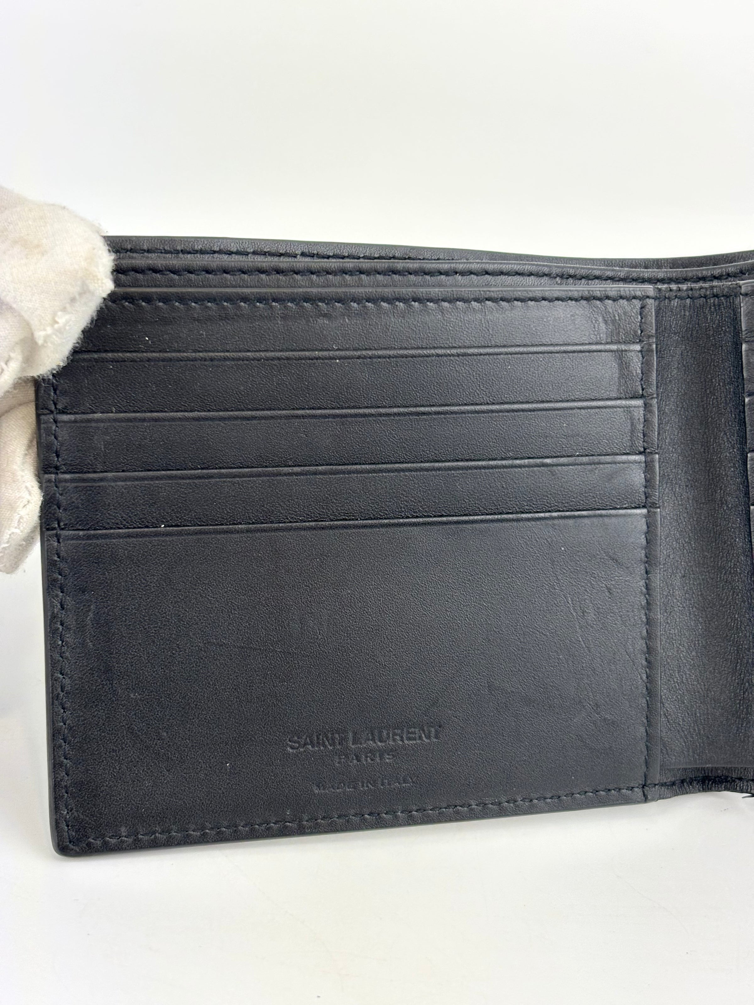 Men’s Croc Embossed Bifold Wallet - Glampot