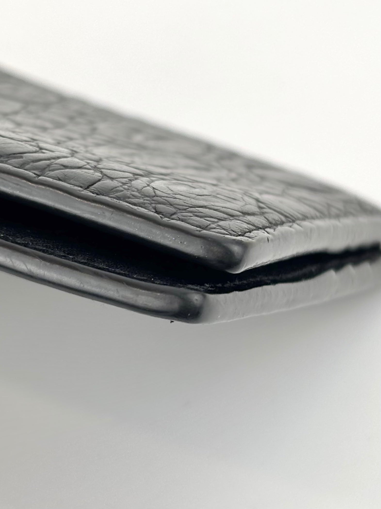 Men’s Croc Embossed Bifold Wallet - Glampot
