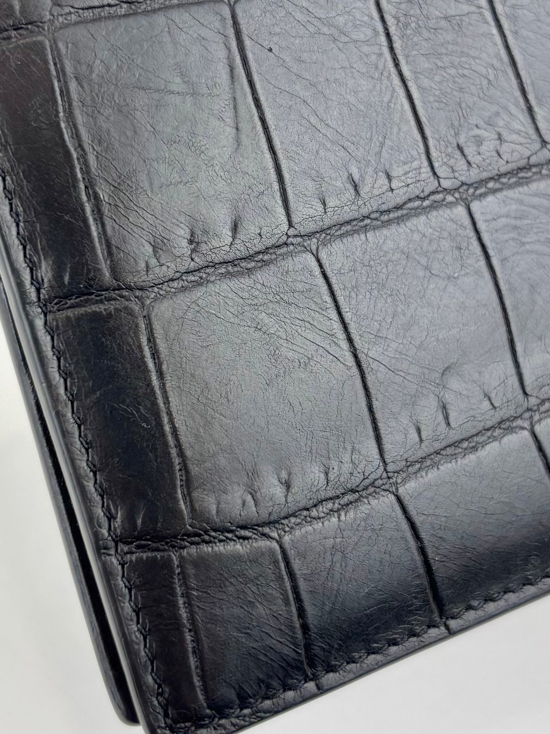 Men’s Croc Embossed Bifold Wallet - Glampot