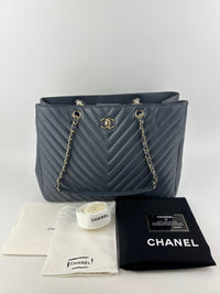 Chevron Quilted Shopping Tote Grey LGHW