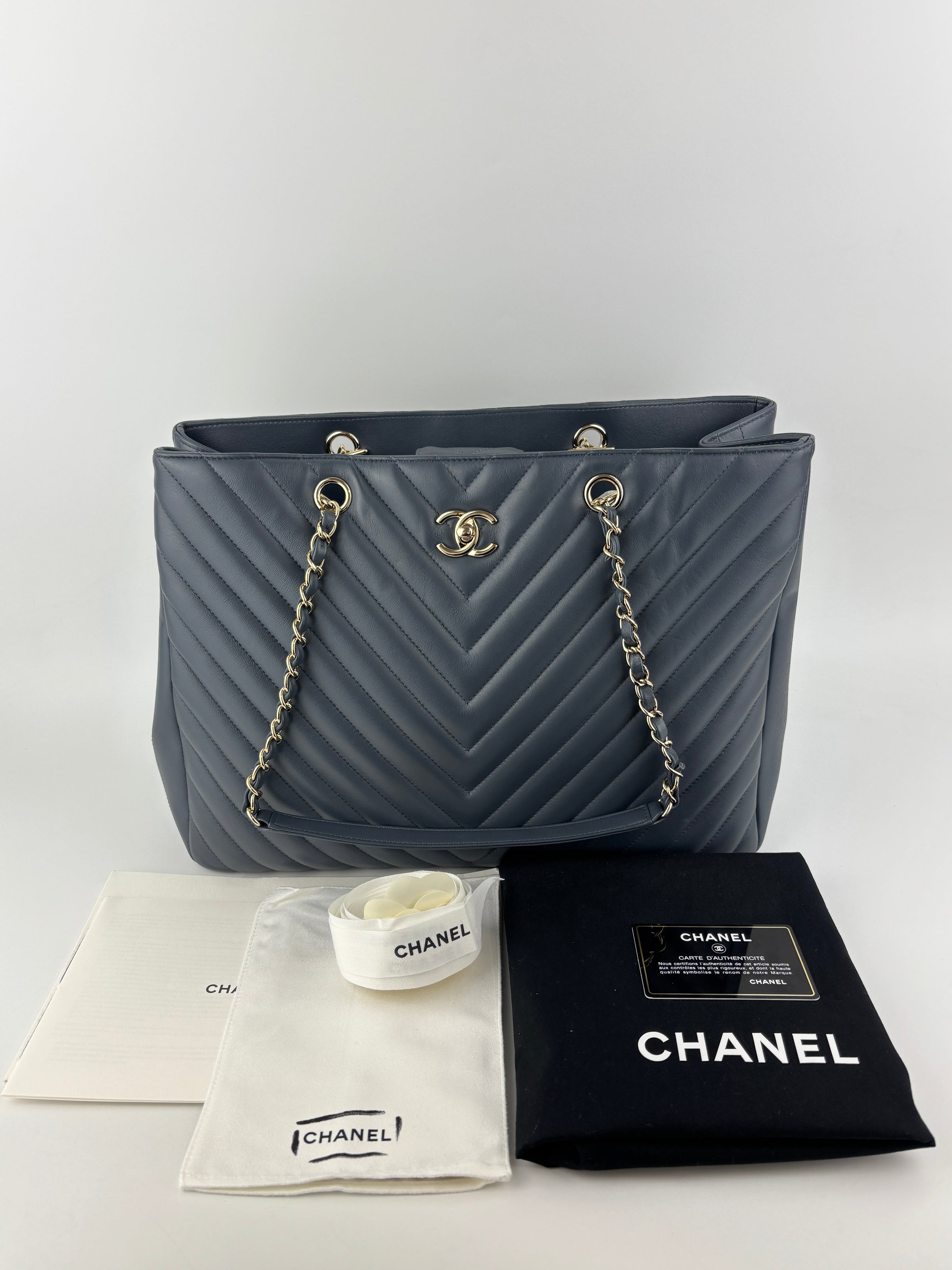 Chevron Quilted Shopping Tote Grey LGHW