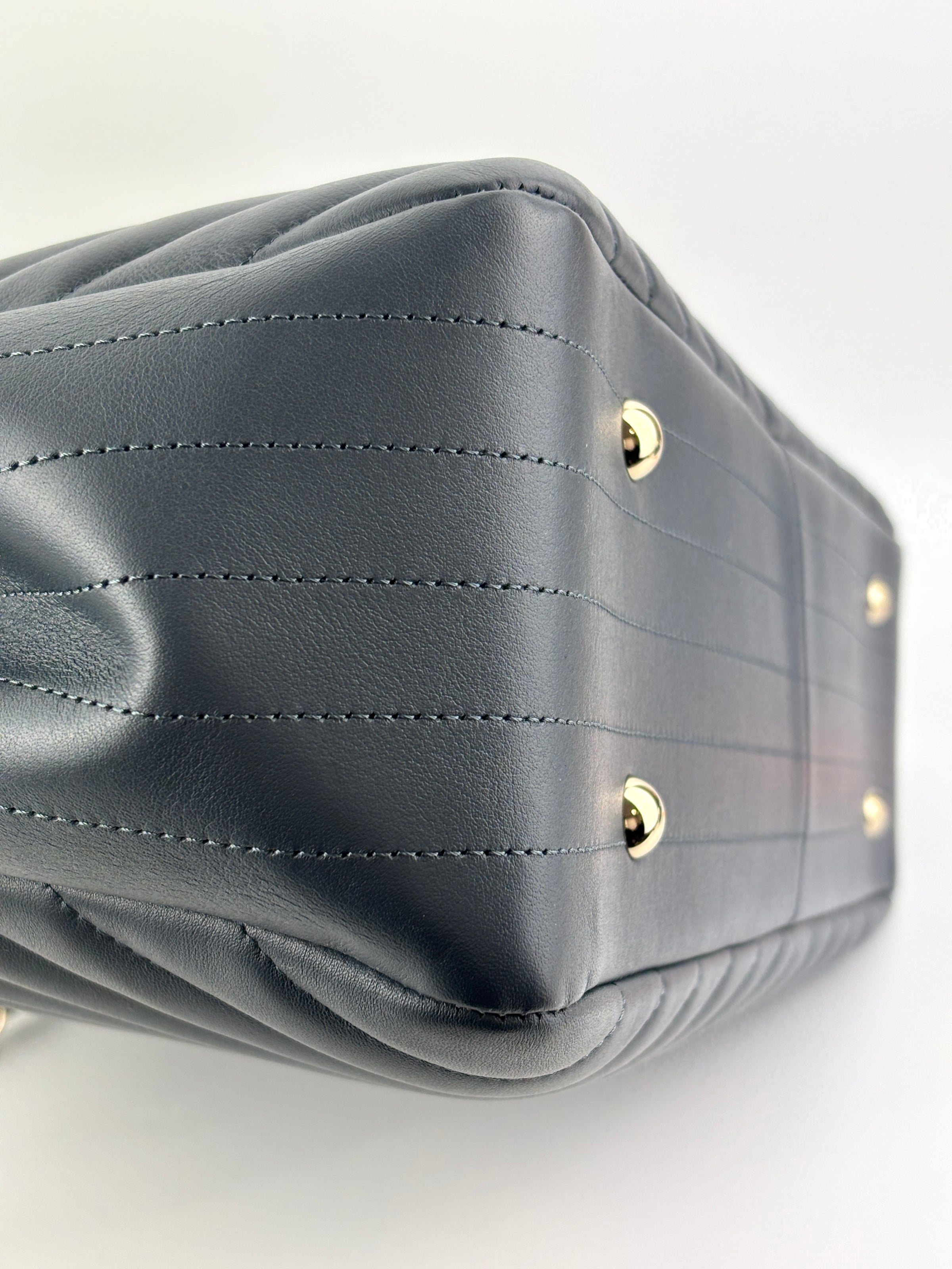 Chevron Quilted Shopping Tote Grey LGHW