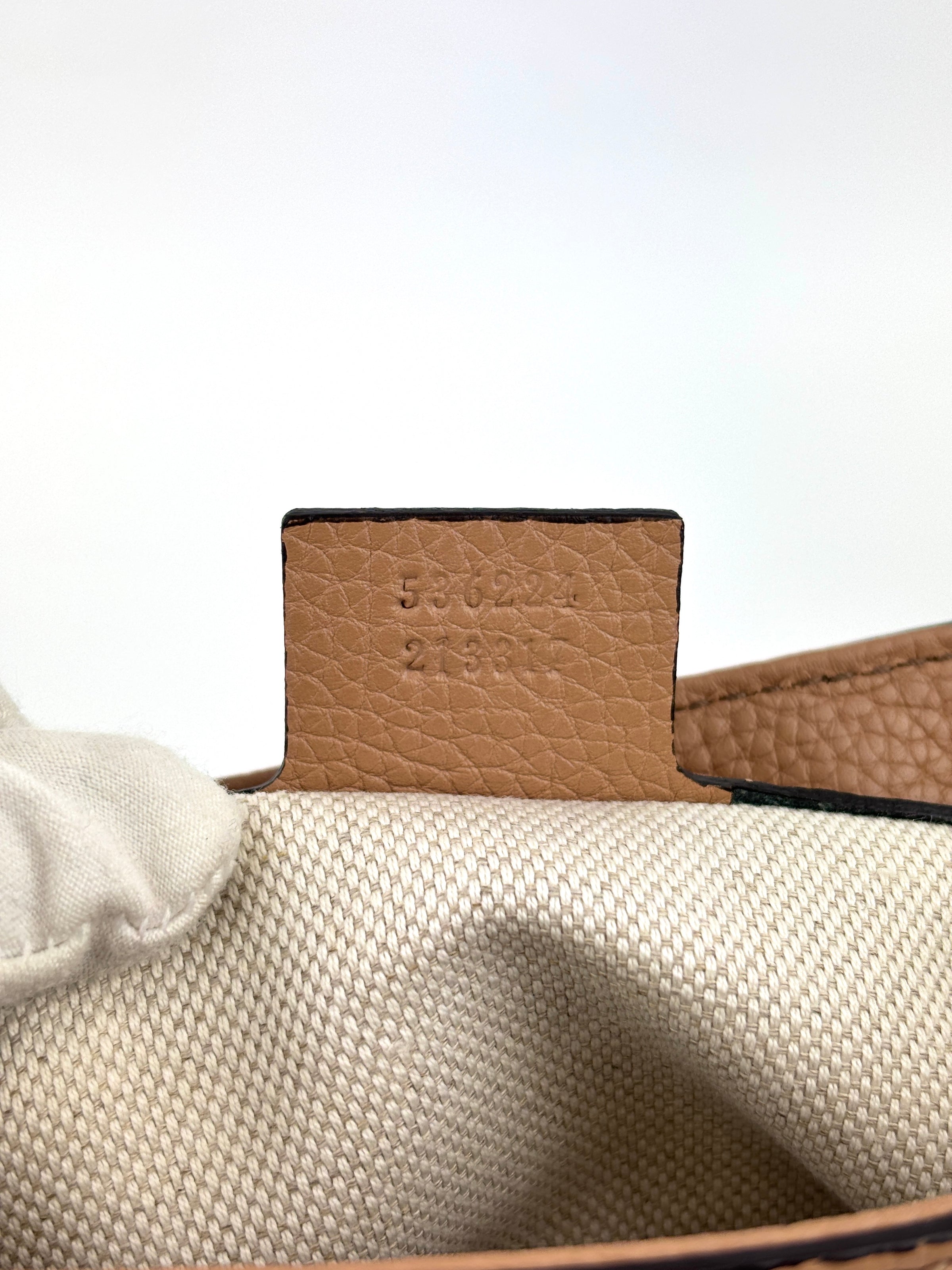 Soho Interlocking G Chain Shoulder Bag Camelia Beige - Glampot