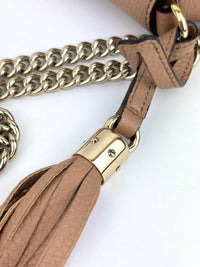 Soho Interlocking G Chain Shoulder Bag Camelia Beige - Glampot