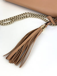 Soho Interlocking G Chain Shoulder Bag Camelia Beige - Glampot