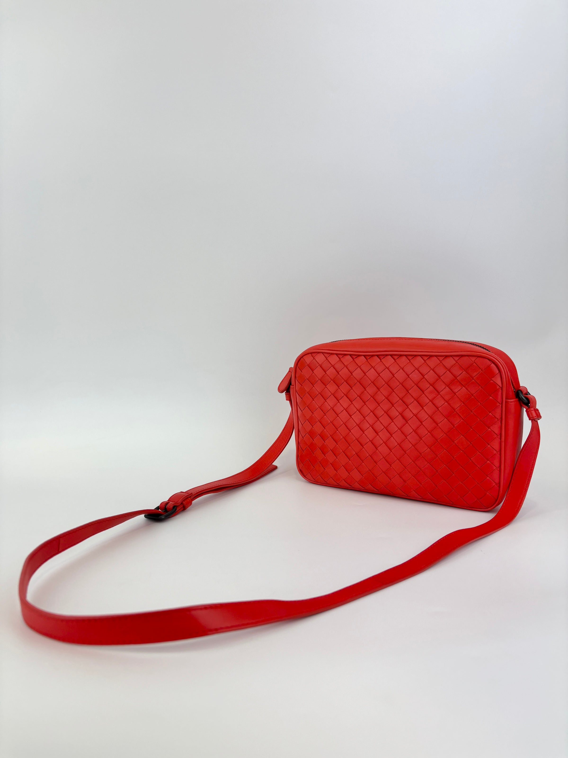 Intrecciato Classic Woven Leather Crossbody Camera Bag in Orange Red - Glampot