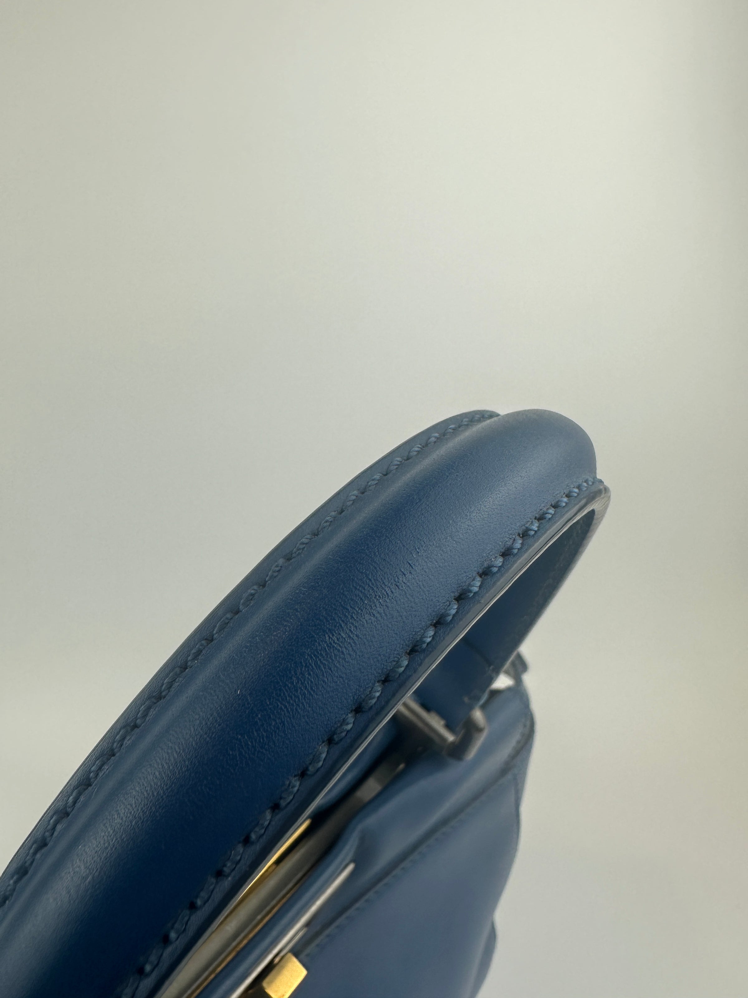 8BN226 Regular Peekaboo Blue Smooth Leather Bag