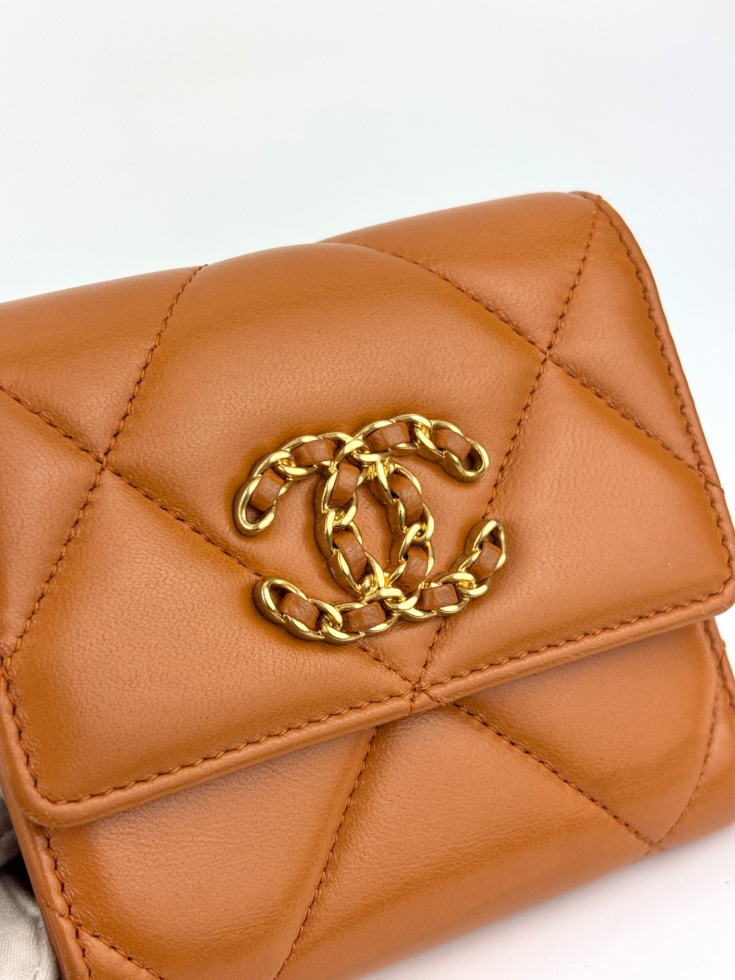 AP1064 C19 Trifold Compact Lambskin Wallet Caramel