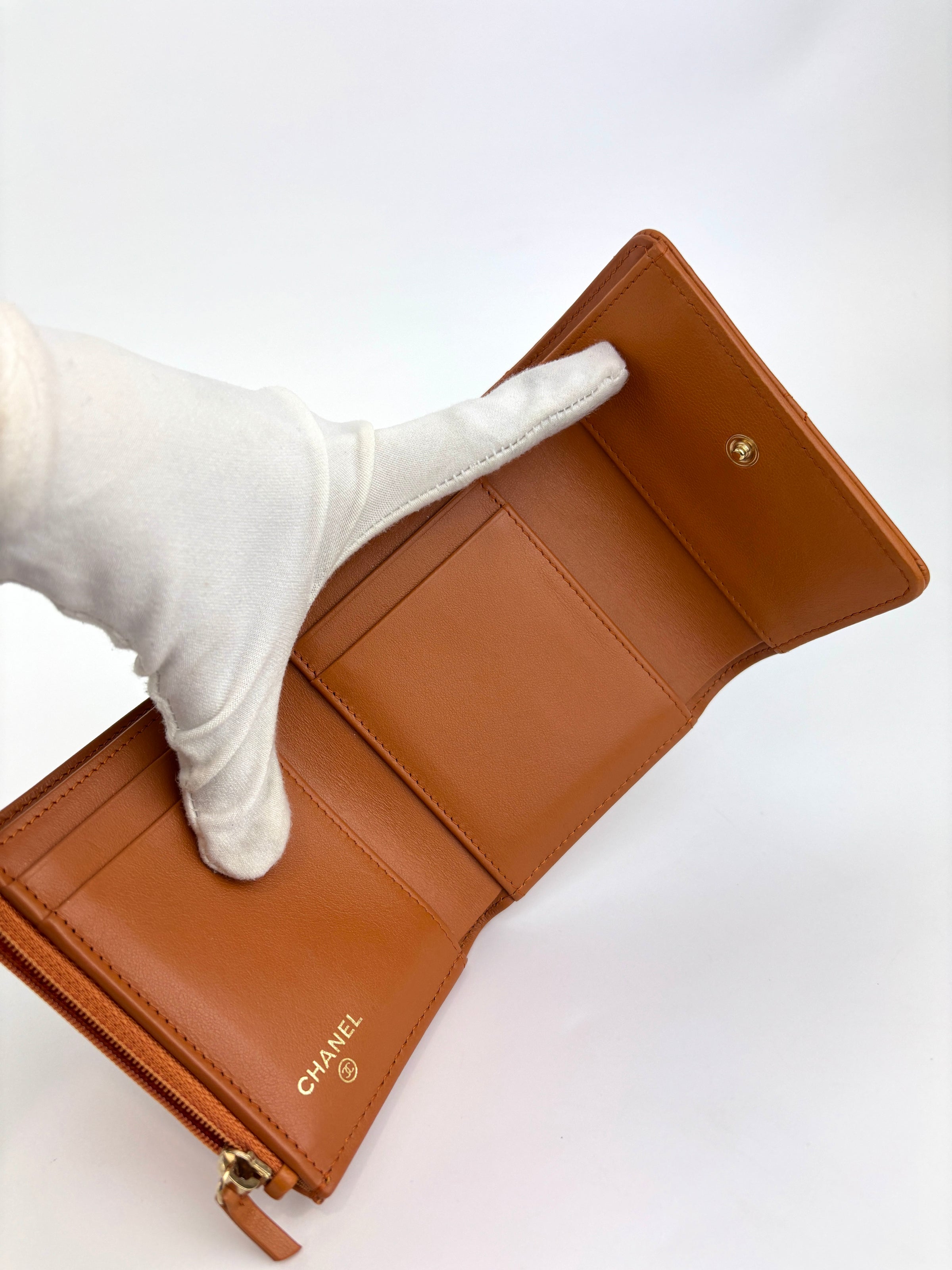 AP1064 C19 Trifold Compact Lambskin Wallet Caramel