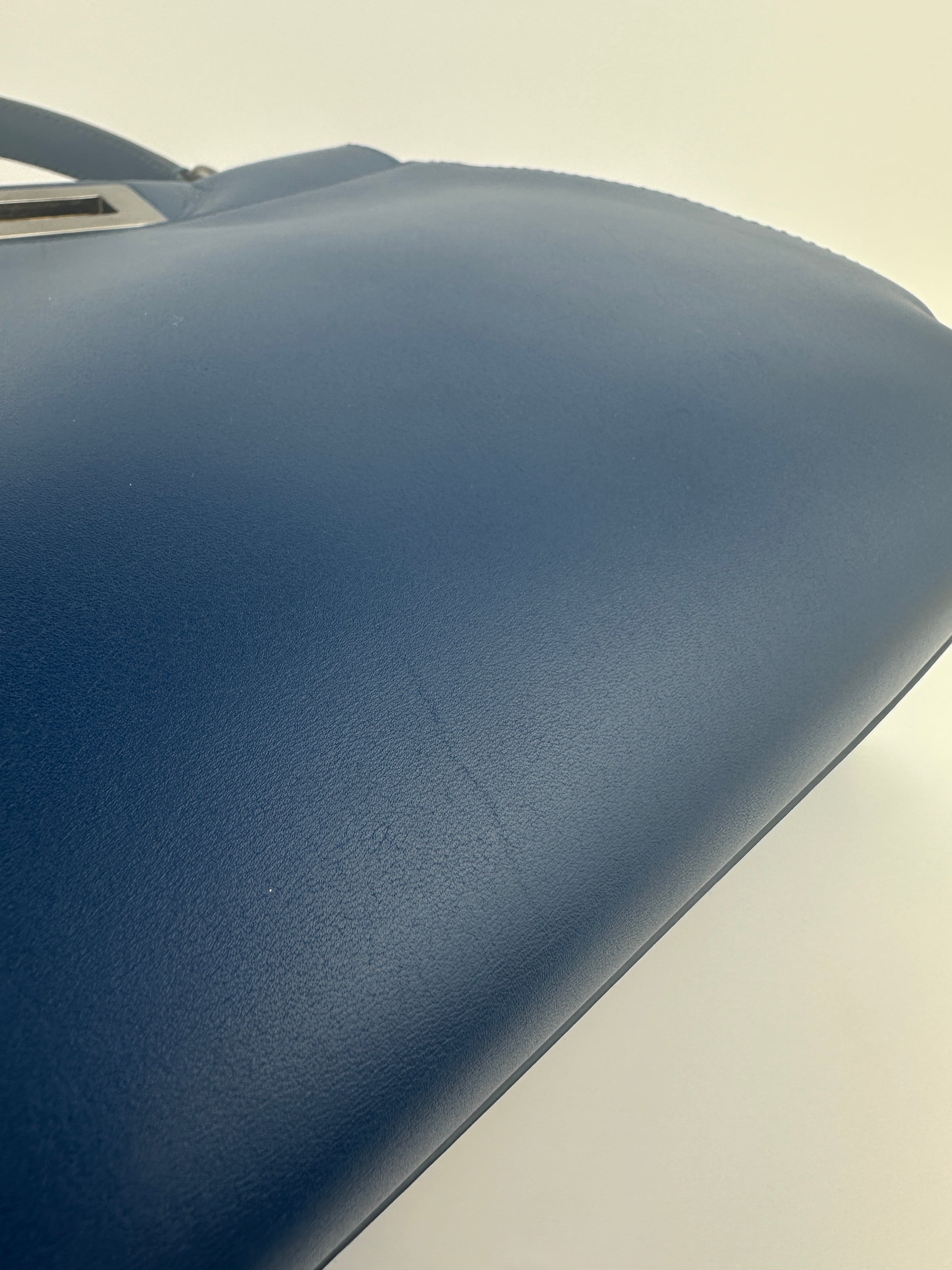 8BN226 Regular Peekaboo Blue Smooth Leather Bag