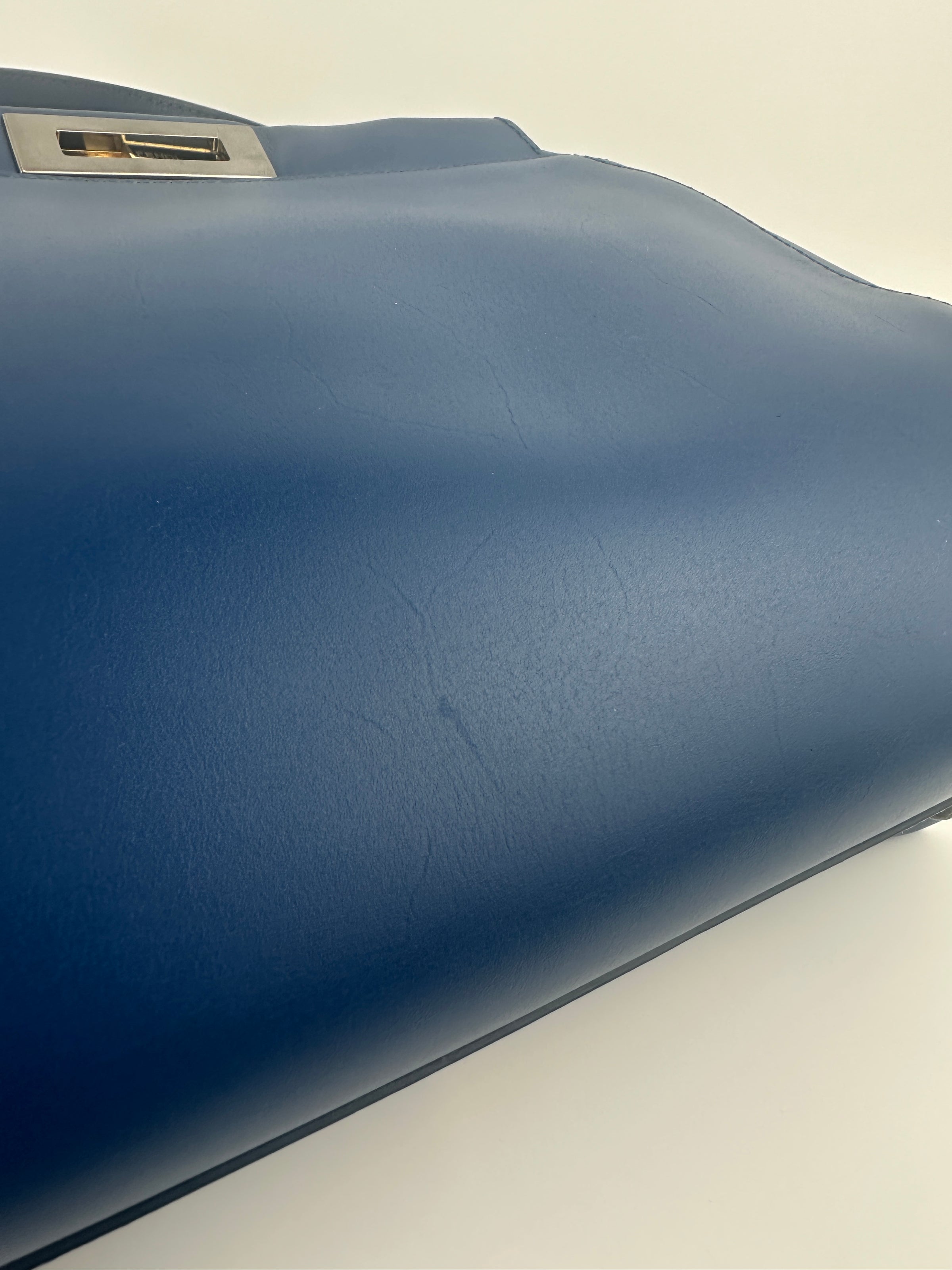 8BN226 Regular Peekaboo Blue Smooth Leather Bag