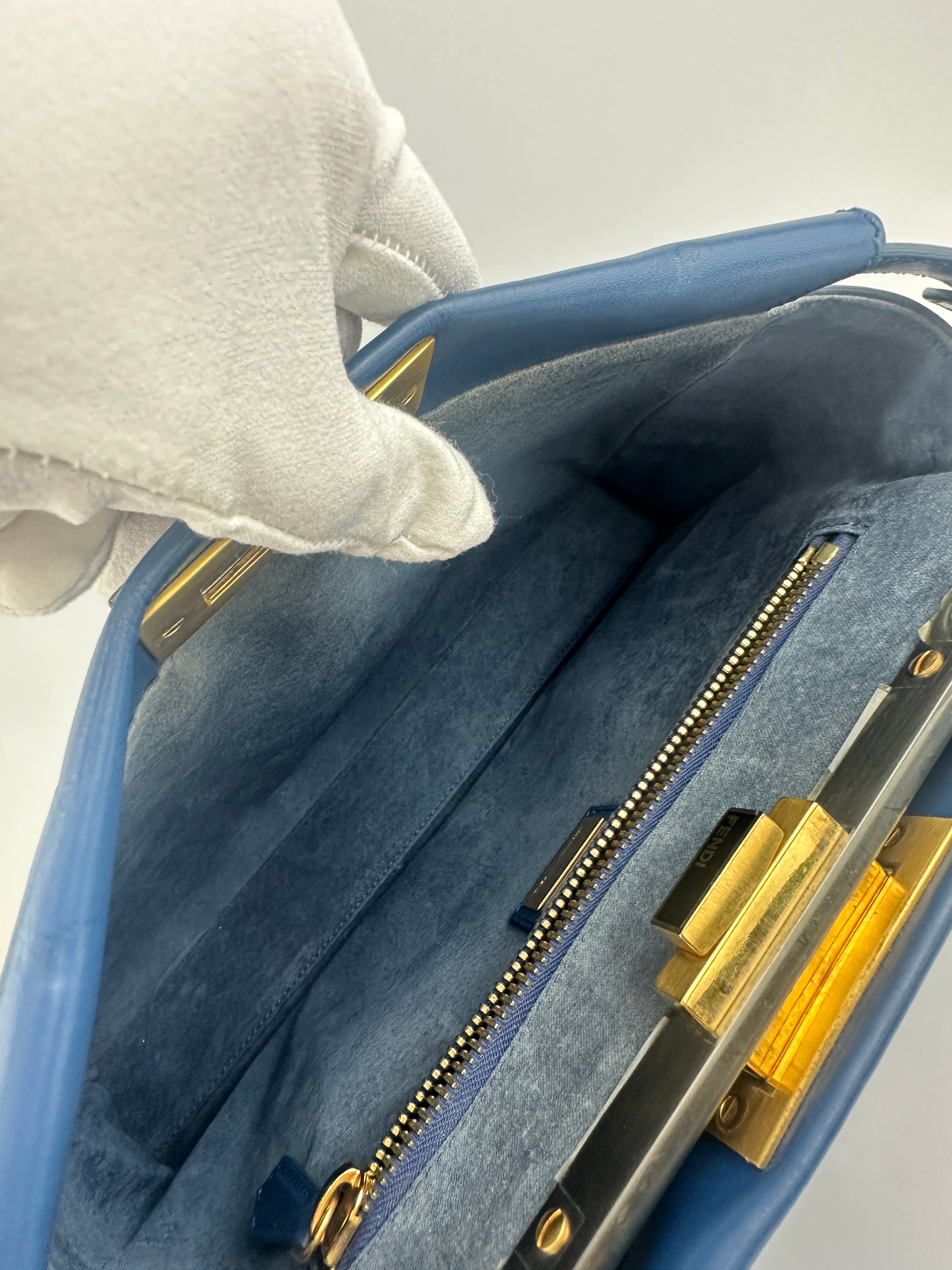 8BN226 Regular Peekaboo Blue Smooth Leather Bag