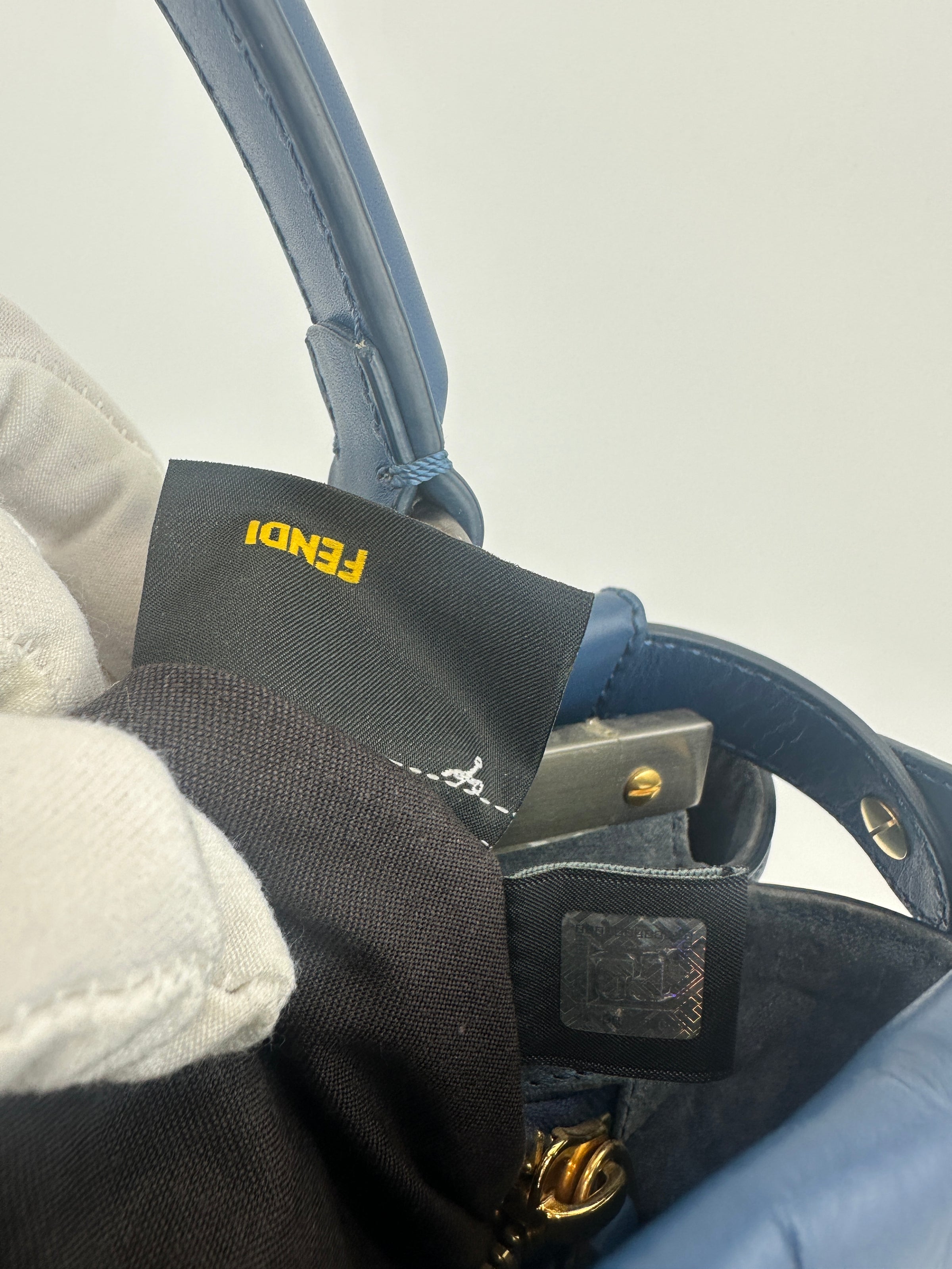 8BN226 Regular Peekaboo Blue Smooth Leather Bag