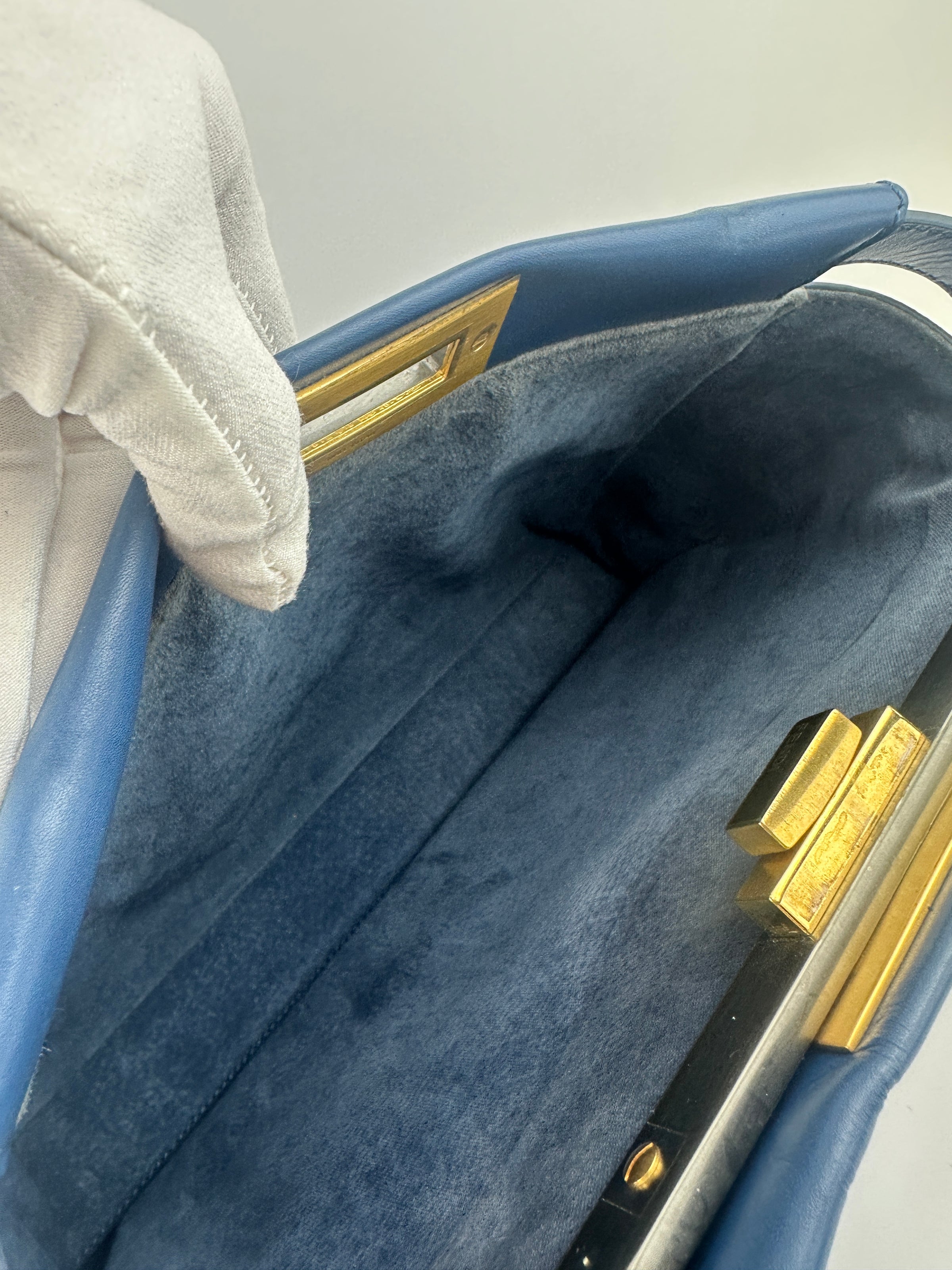 8BN226 Regular Peekaboo Blue Smooth Leather Bag