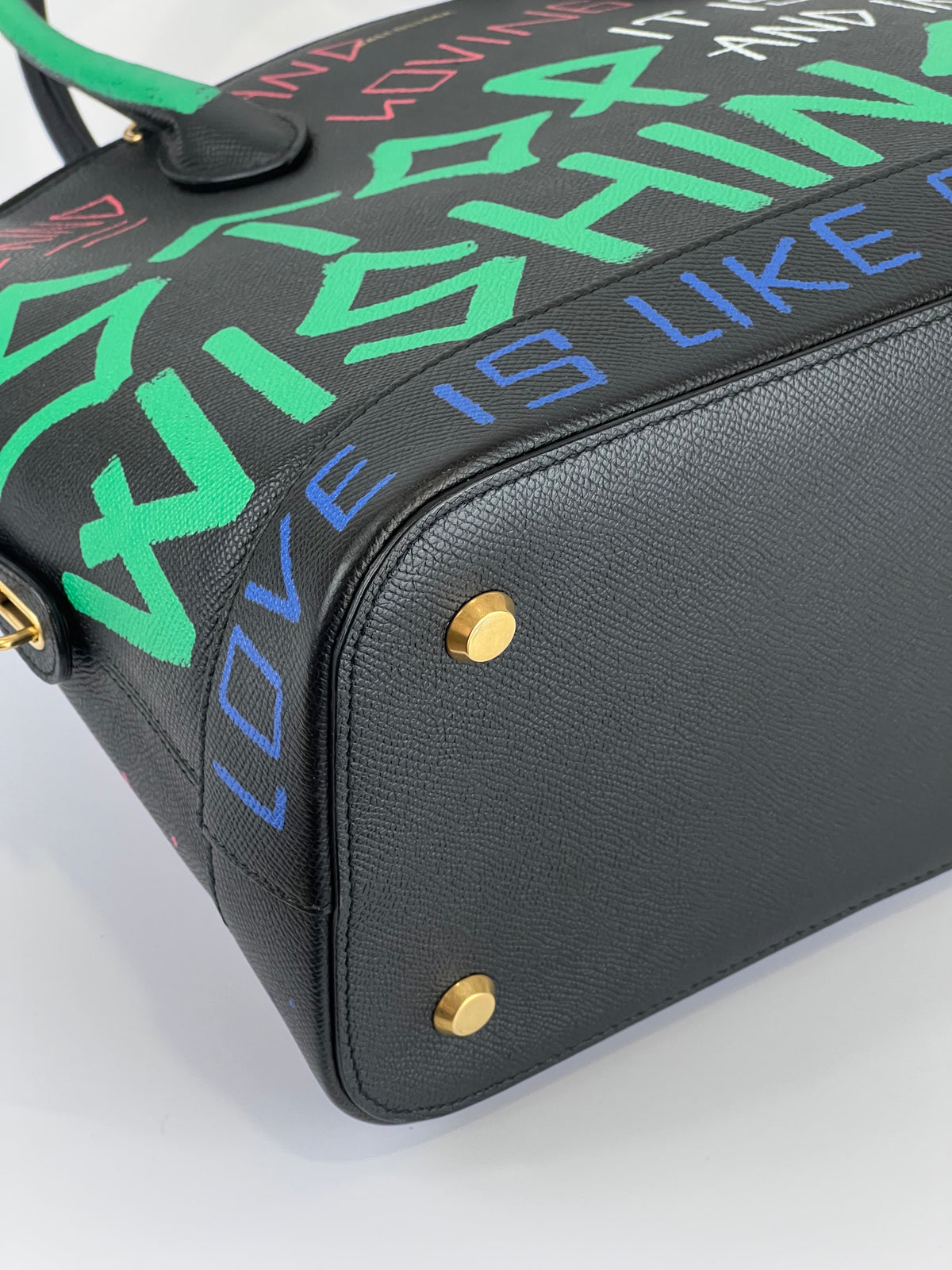 Graffiti Ville L Top Handle Bag
