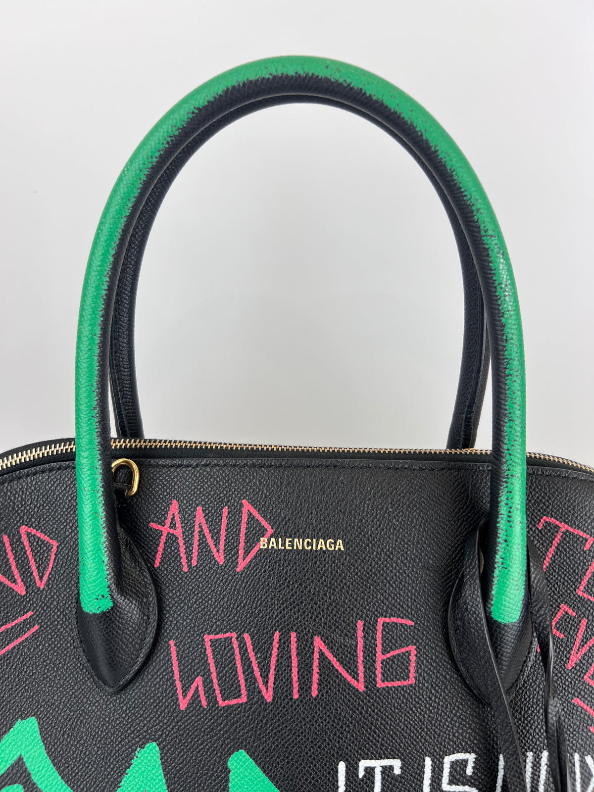 Graffiti Ville L Top Handle Bag