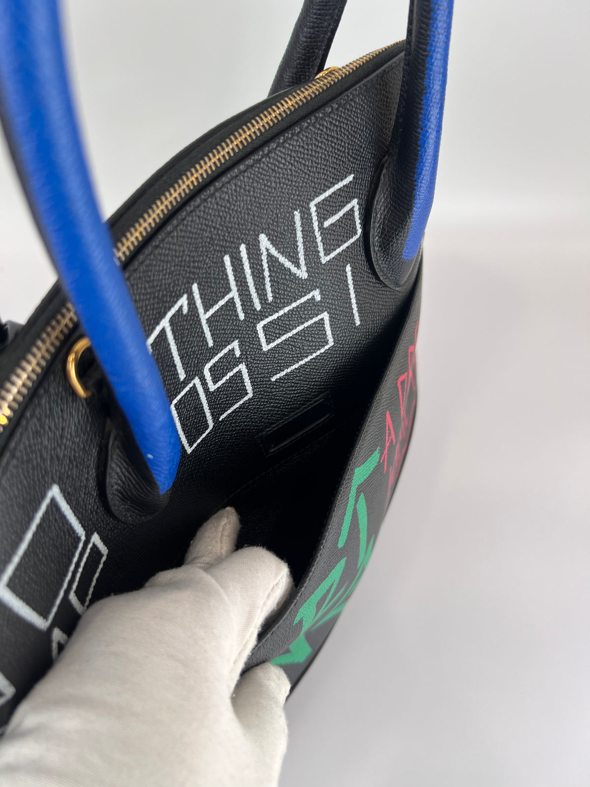 Graffiti Ville L Top Handle Bag
