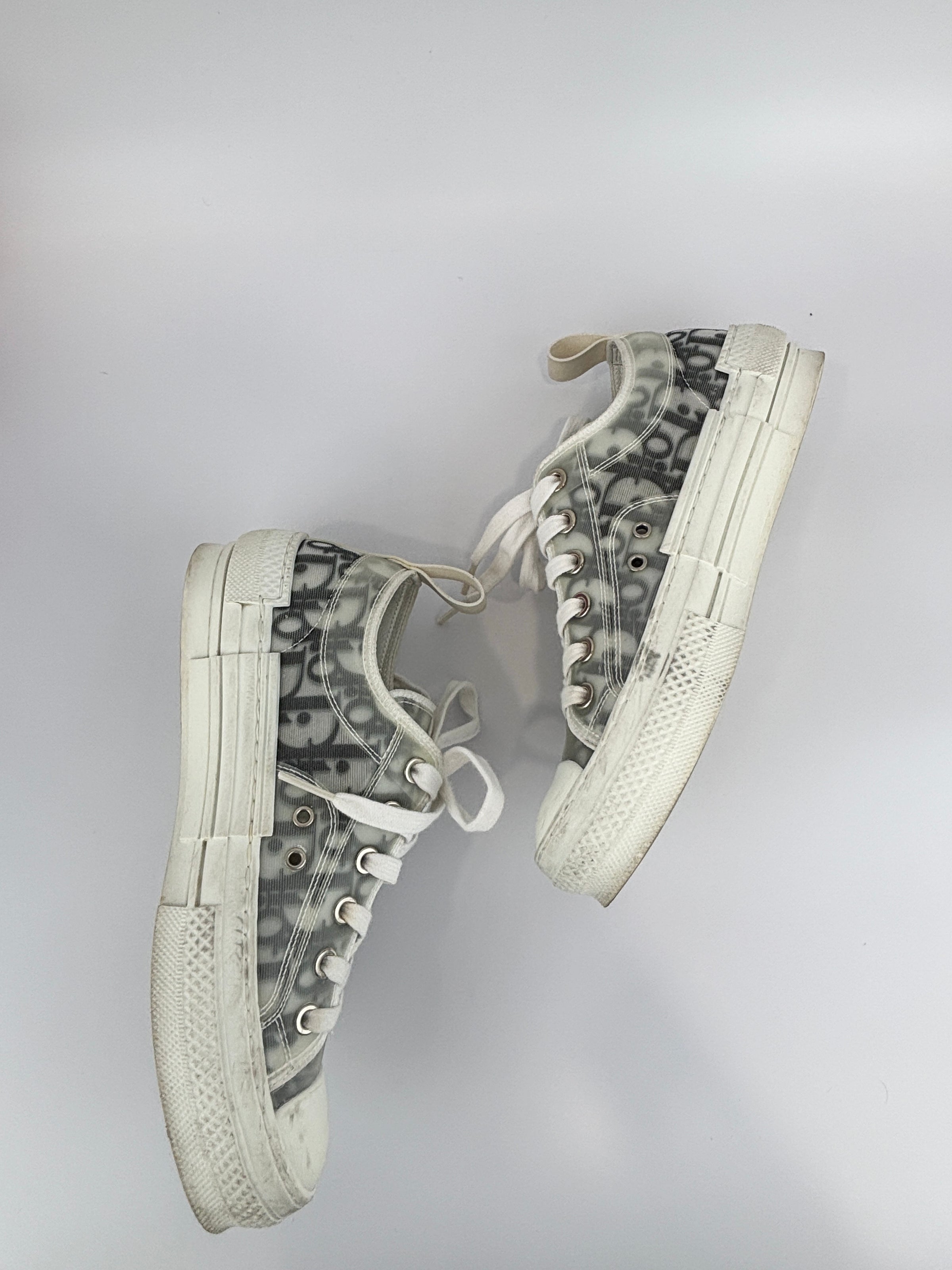 B23 Low Top Sneakers in White Black Oblique Technical Canvas Size 36