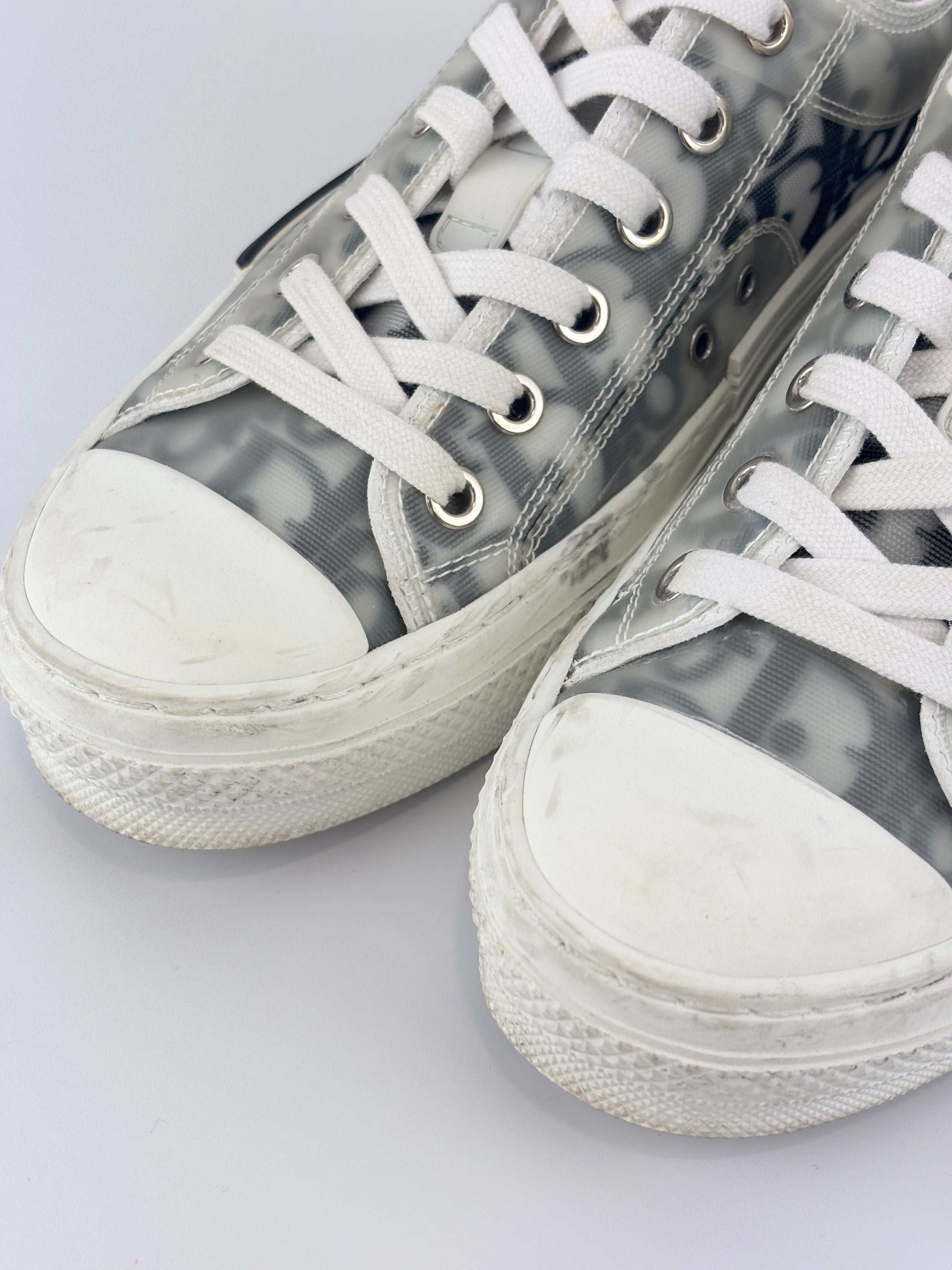 B23 Low Top Sneakers in White Black Oblique Technical Canvas Size 36