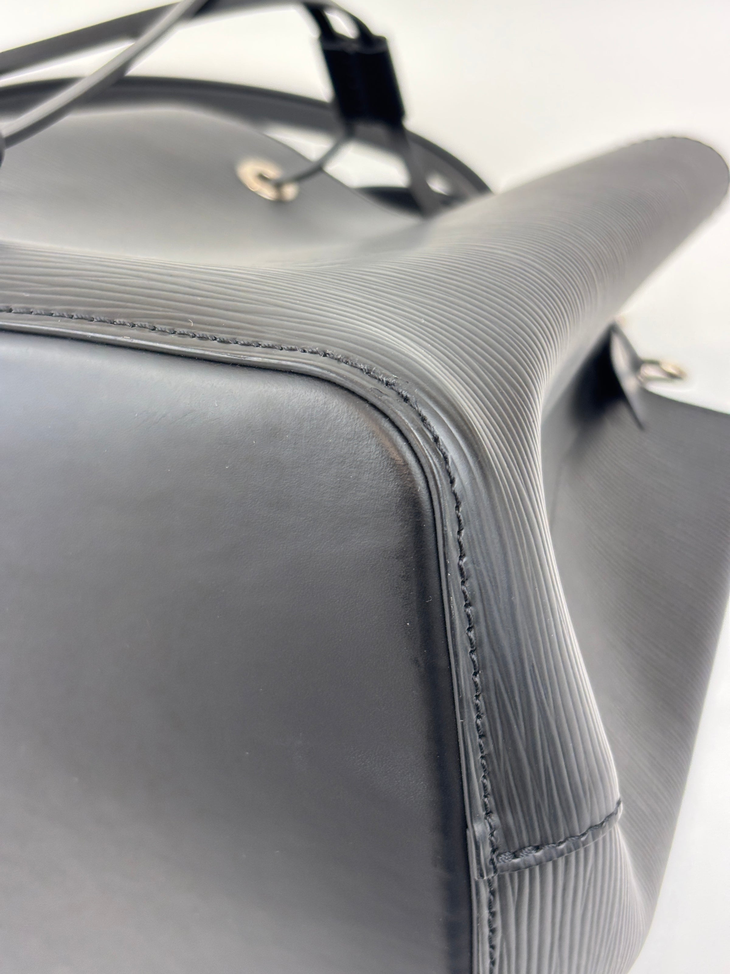 NeoNoe MM Epi Leather Noir