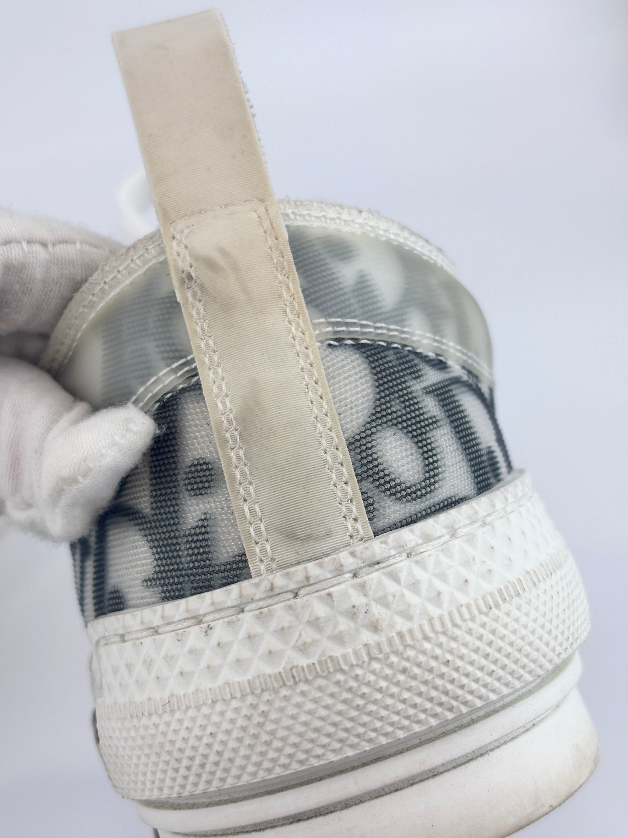B23 Low Top Sneakers in White Black Oblique Technical Canvas Size 36