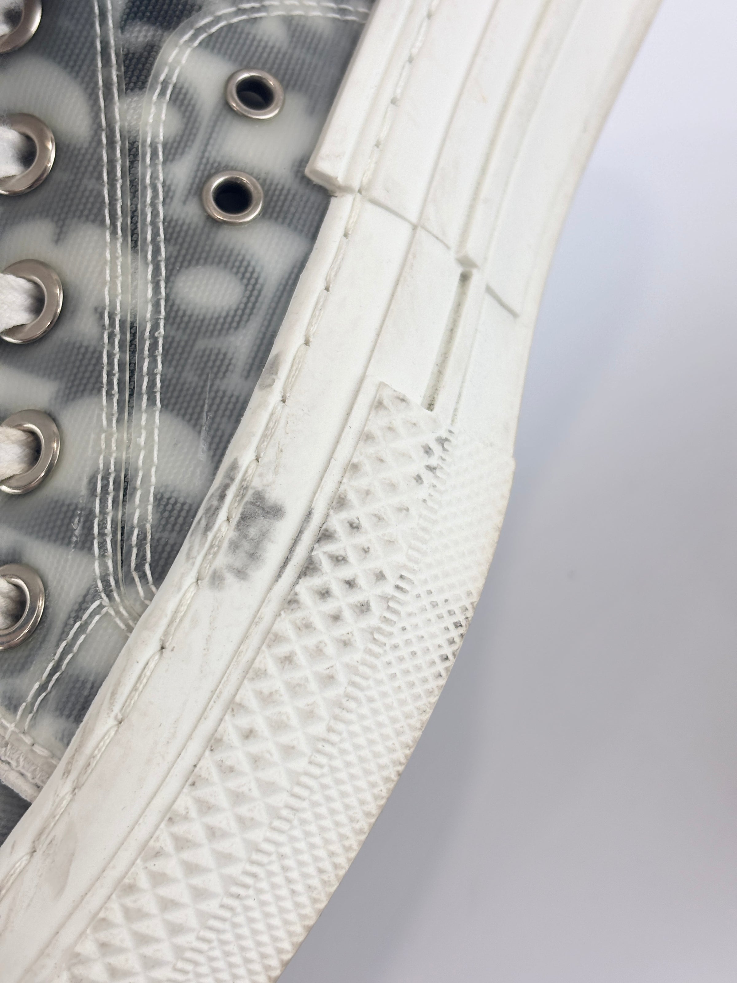 B23 Low Top Sneakers in White Black Oblique Technical Canvas Size 36