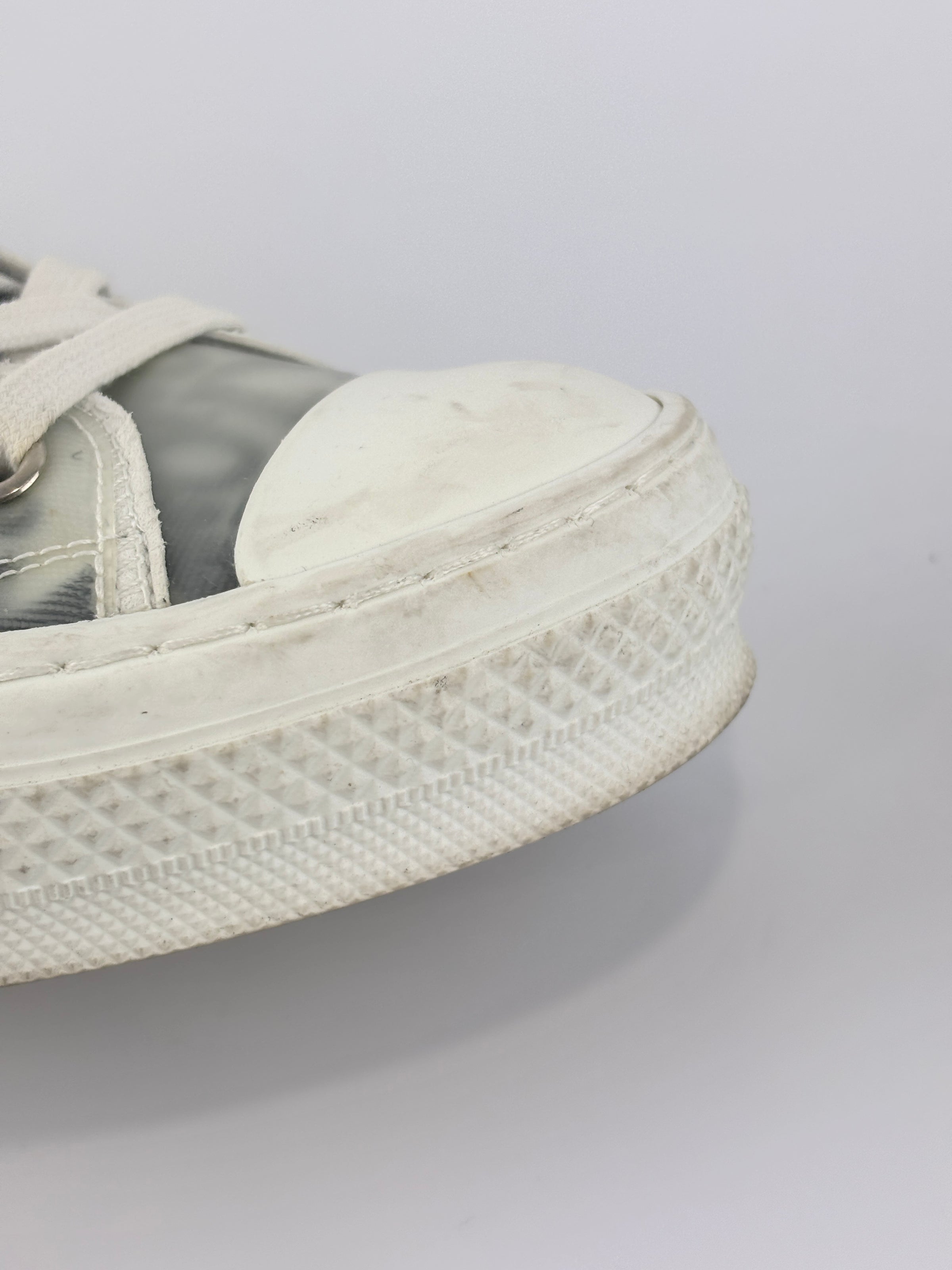 B23 Low Top Sneakers in White Black Oblique Technical Canvas Size 36