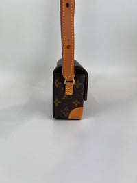 M14738 Steamer Wearable Wallet