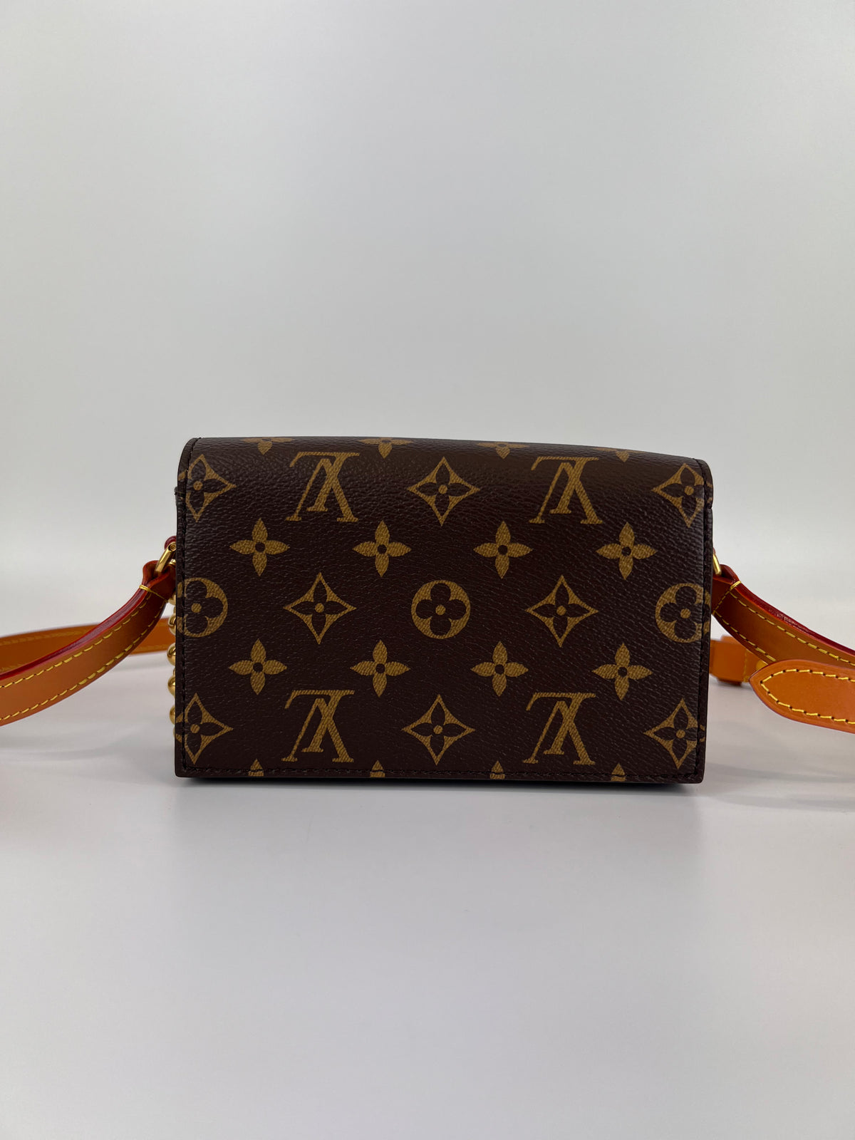 M14738 Steamer Wearable Wallet