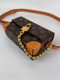 M14738 Steamer Wearable Wallet