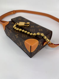 M14738 Steamer Wearable Wallet