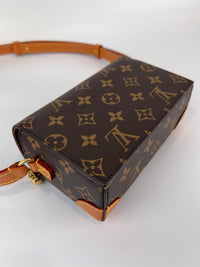 M14738 Steamer Wearable Wallet