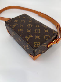 M14738 Steamer Wearable Wallet
