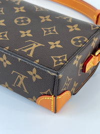 M14738 Steamer Wearable Wallet