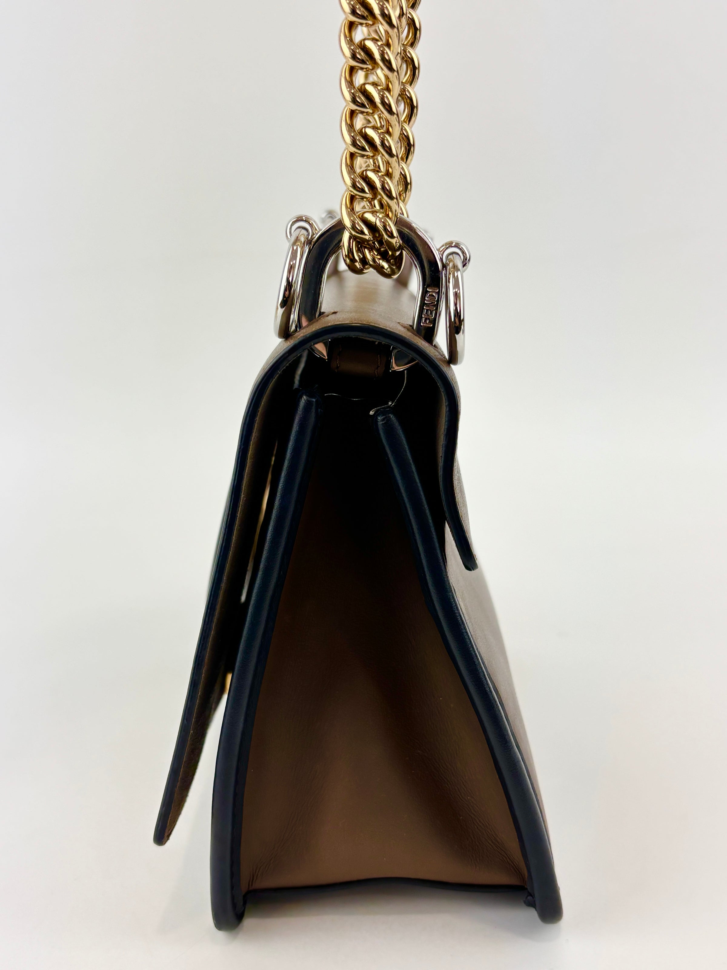 Small Kan I Shoulder Bag in Brown / Black
