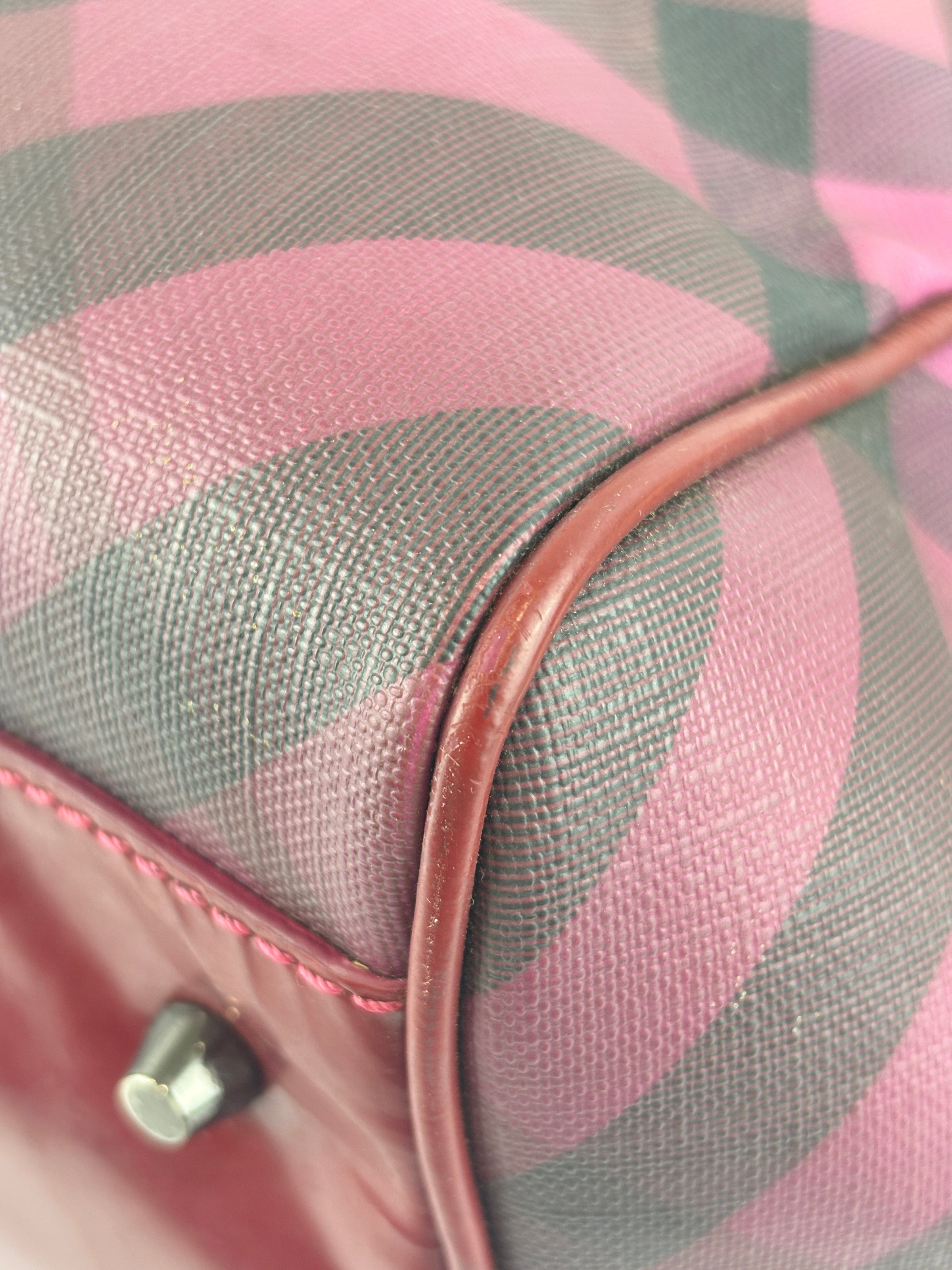 Raspberry Gradient Supernova Check Bilmore Tote Bag