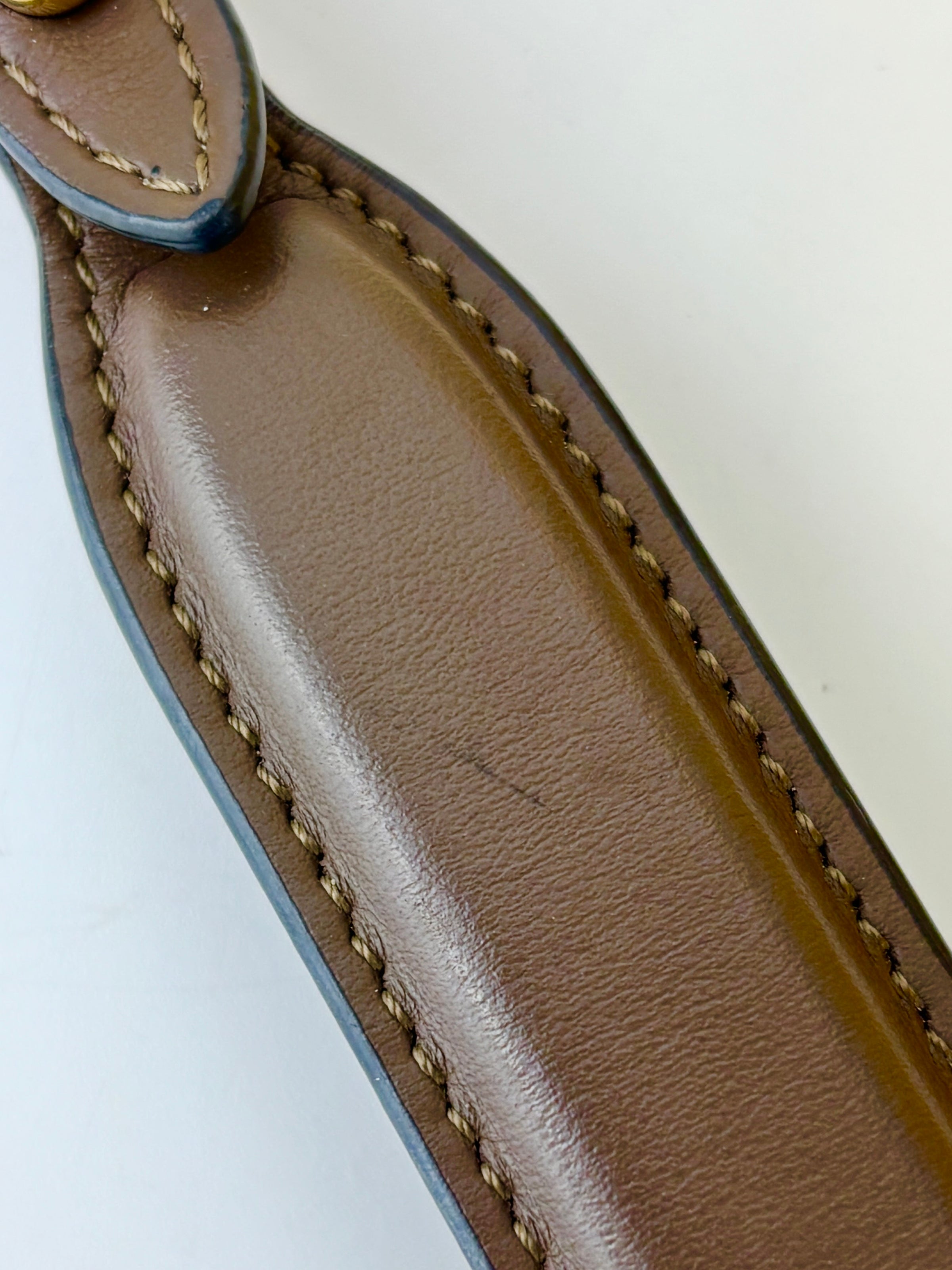 Small Kan I Shoulder Bag in Brown / Black