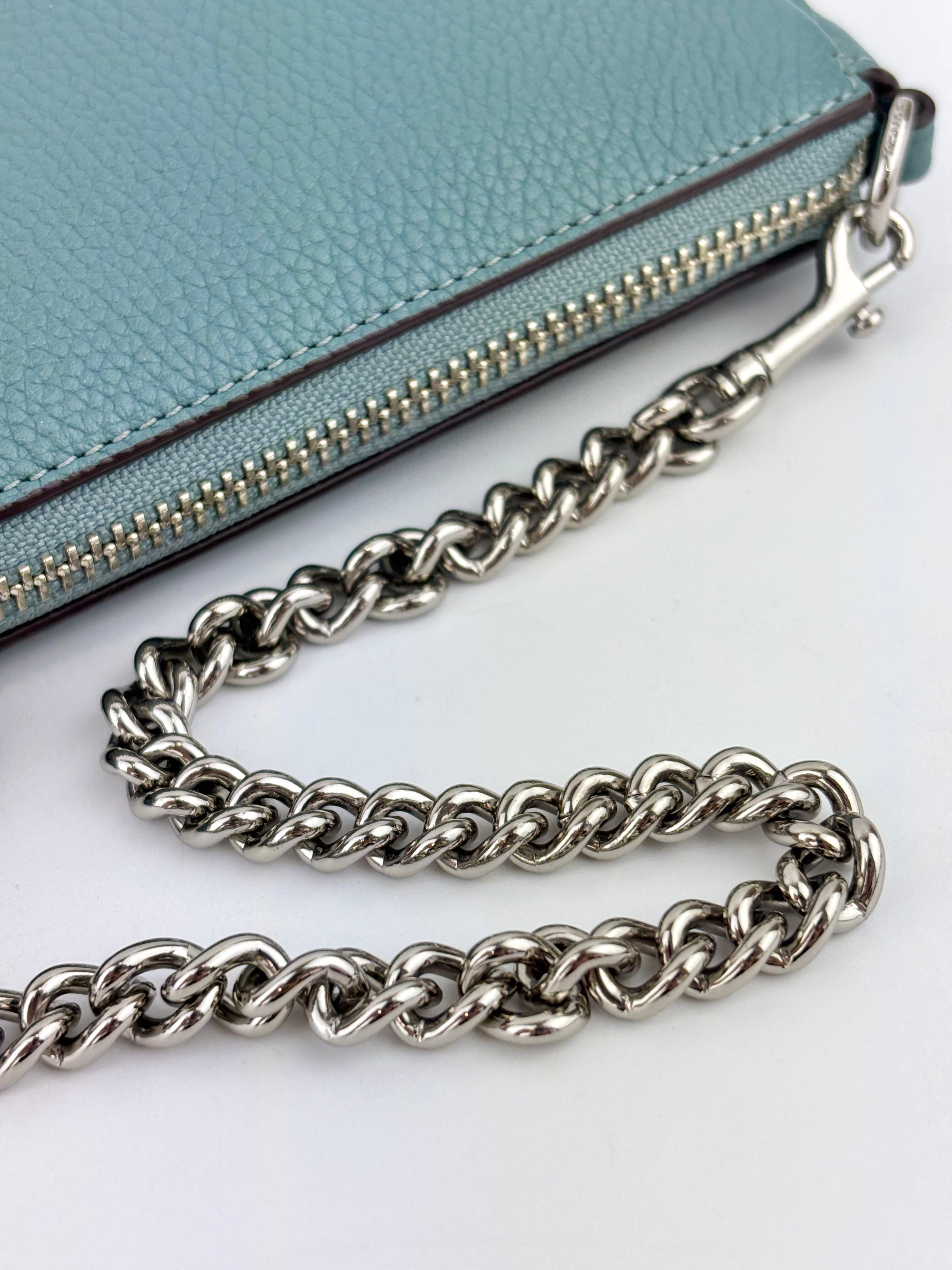 53077 Nolita Wristlet 19 Blue