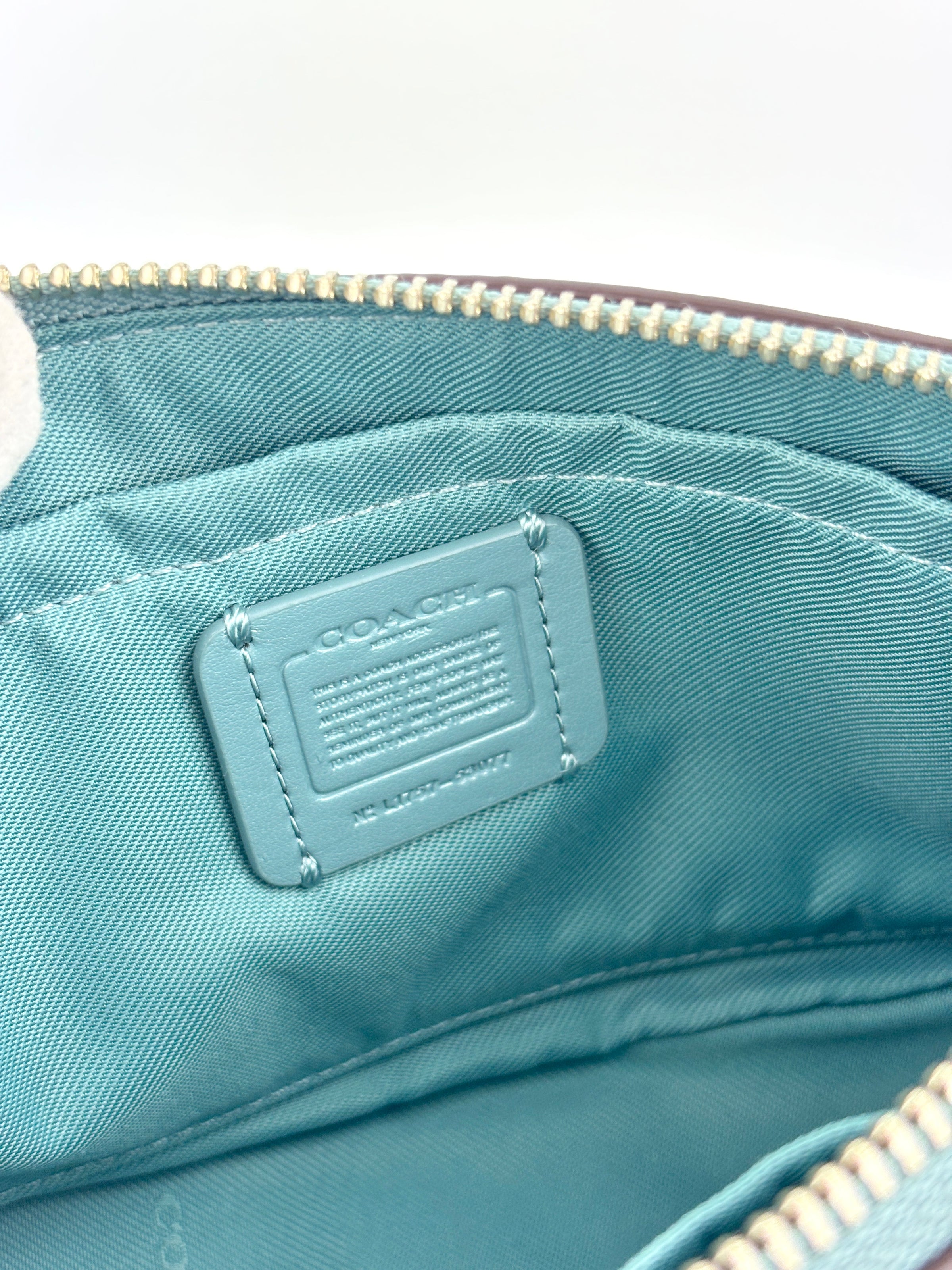 53077 Nolita Wristlet 19 Blue